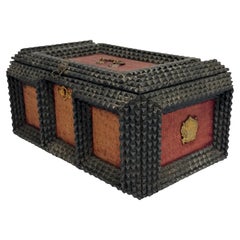 Antike Tramp Art Box "Frohe Ostern" mit Samt und Messing Details
