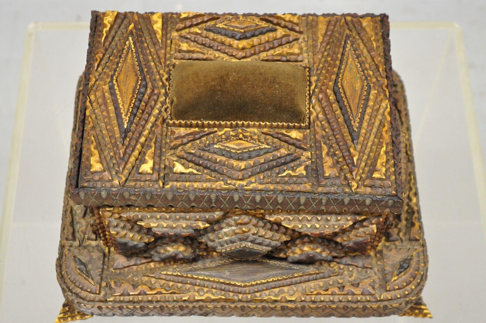 Antique Tramp Art Diamond 2 Tier Hinged Wood Jewelry Presentation Box In Good Condition For Sale In Philadelphia, PA