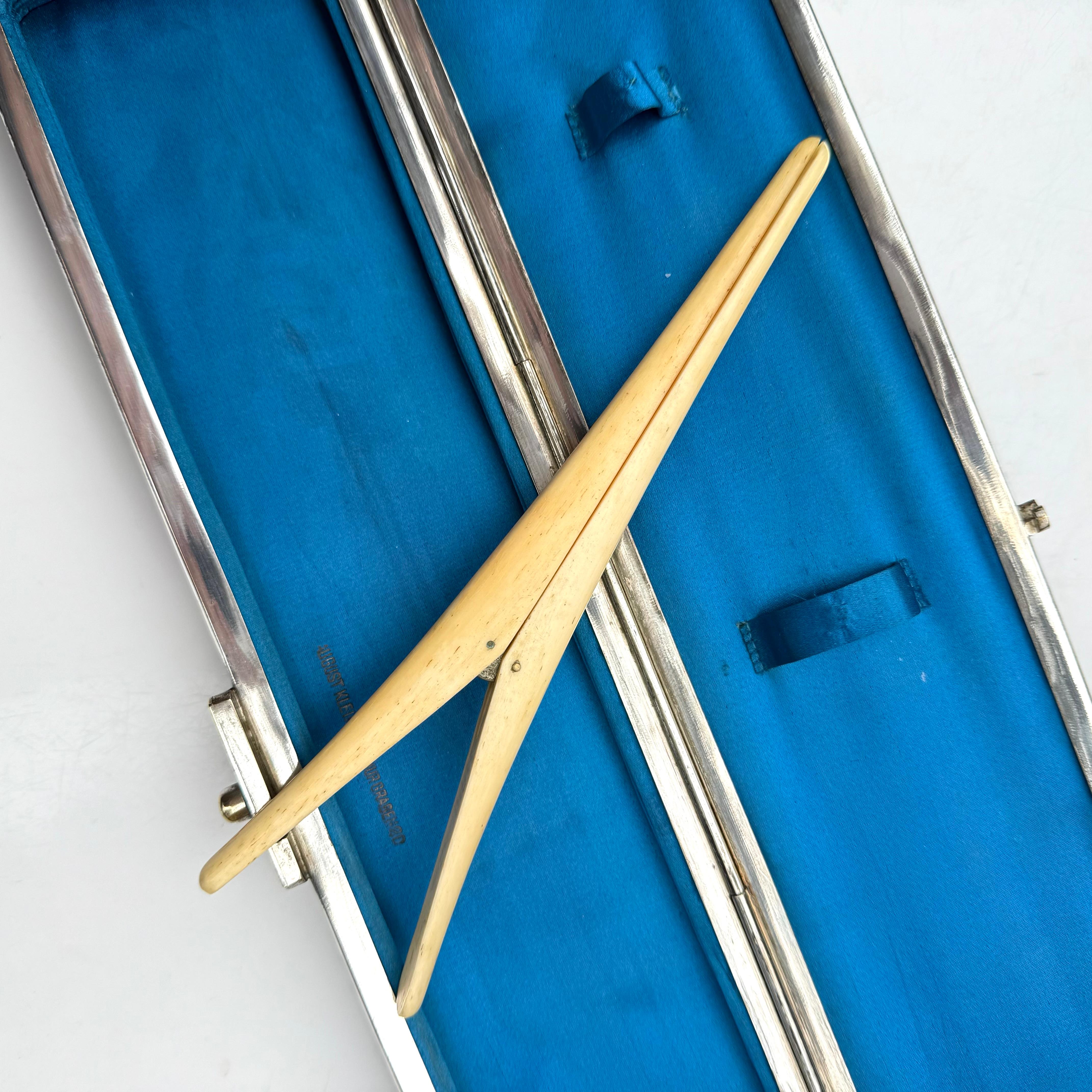 Victorian Travel Case by August Klein For Sale 5