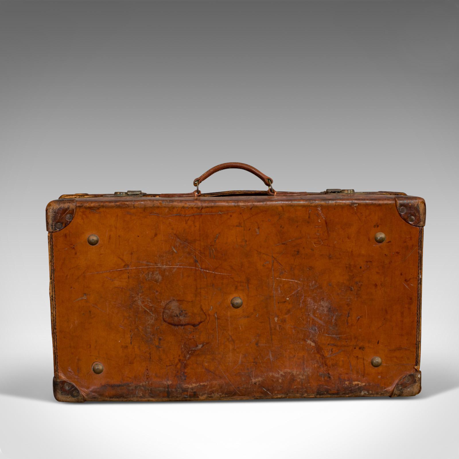 Antique Travel Suitcase English, Leather, Gentleman’s Case, Edwardian circa 1910 In Good Condition In Hele, Devon, GB