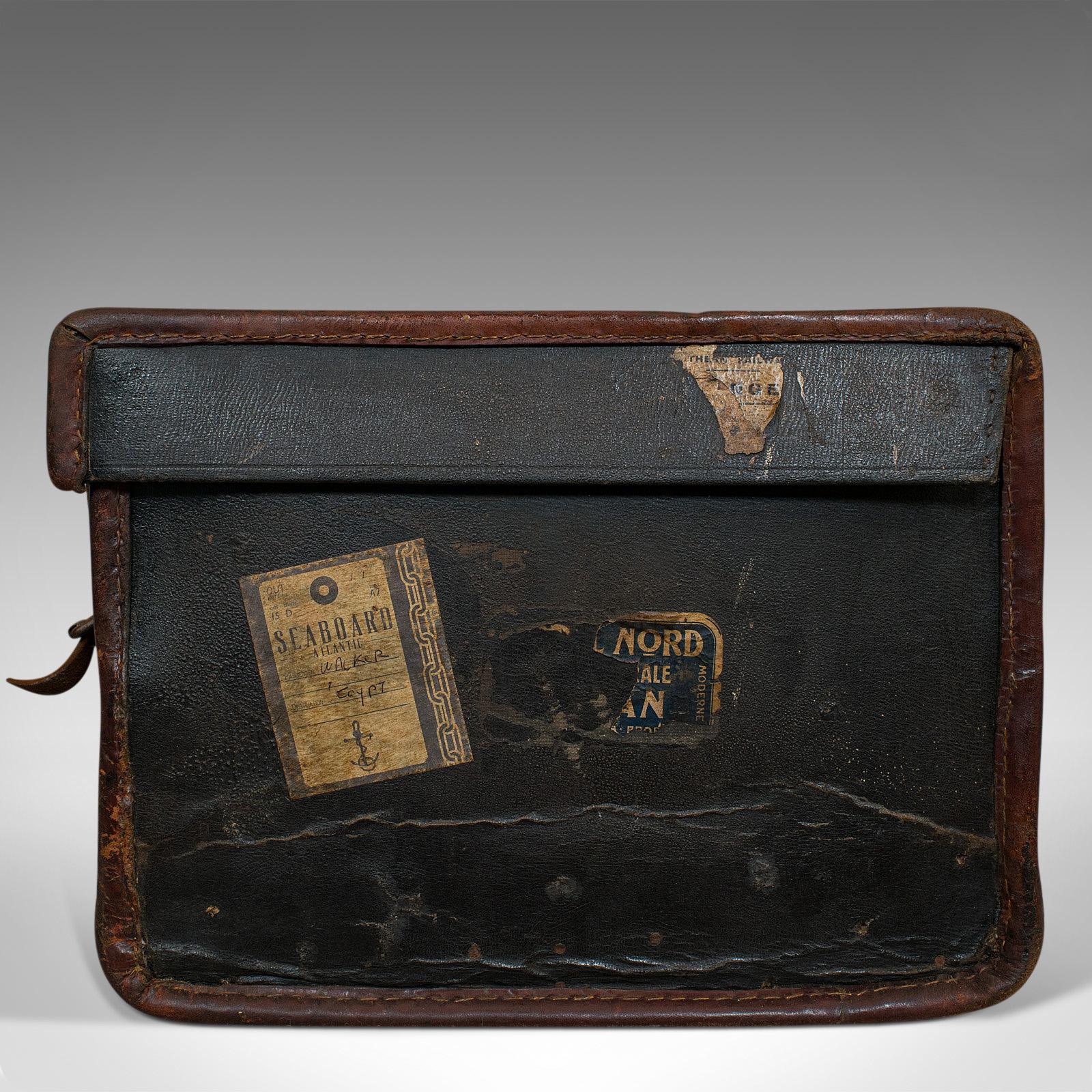 Antique malle de voyage:: anglaise:: coffre de voiture personnel:: boîte à chapeau:: circa 1910 4