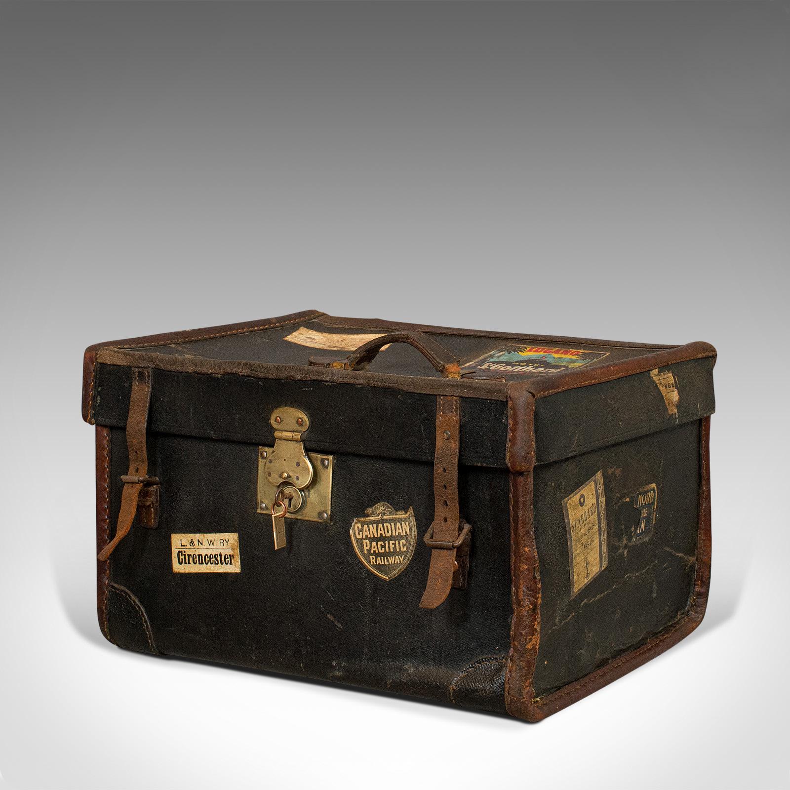 Anglais Antique malle de voyage:: anglaise:: coffre de voiture personnel:: boîte à chapeau:: circa 1910