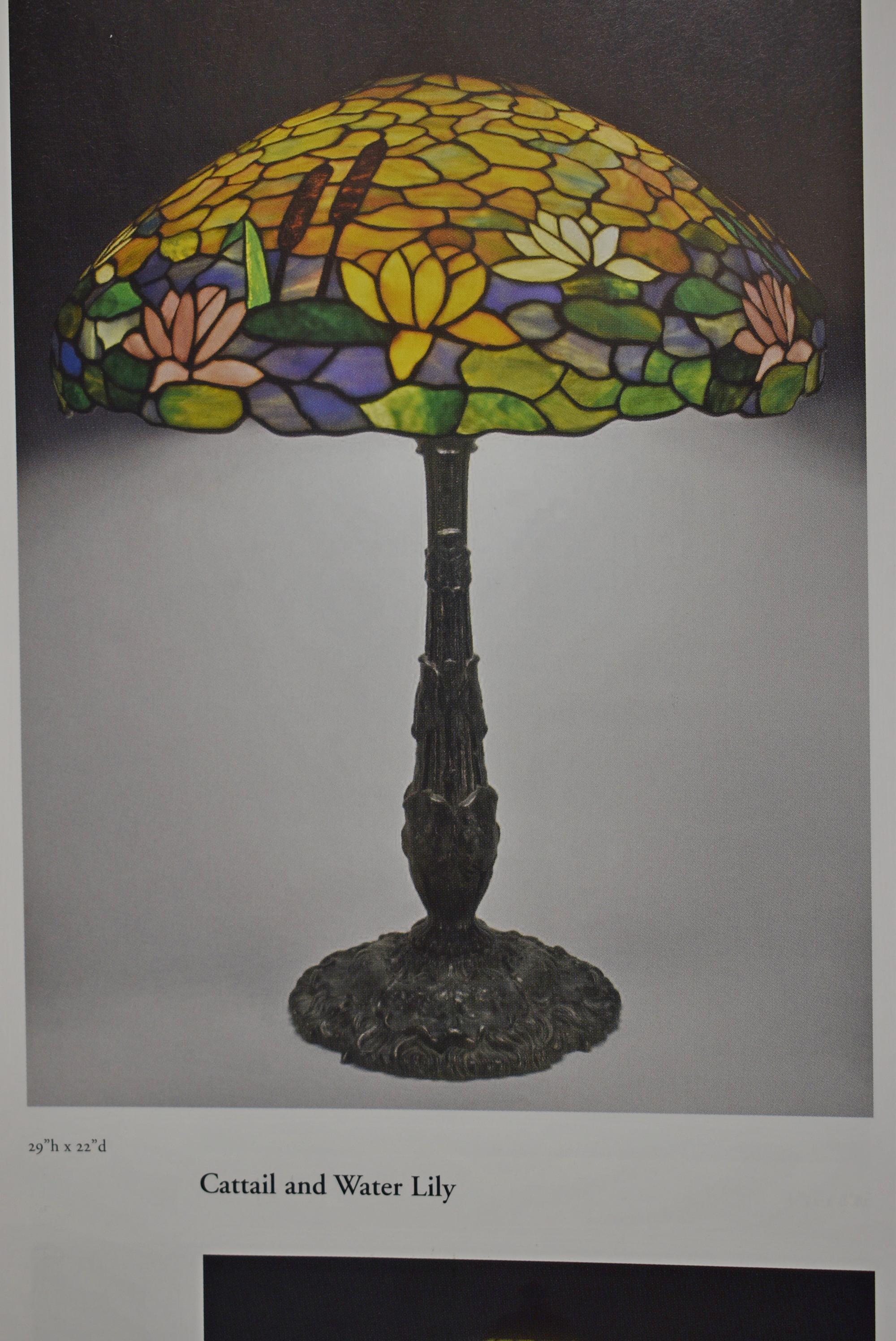 Antique Tree Trunk Base Stained Glass Wilkinson Shade Cattails & Water Lilies In Good Condition For Sale In Toledo, OH