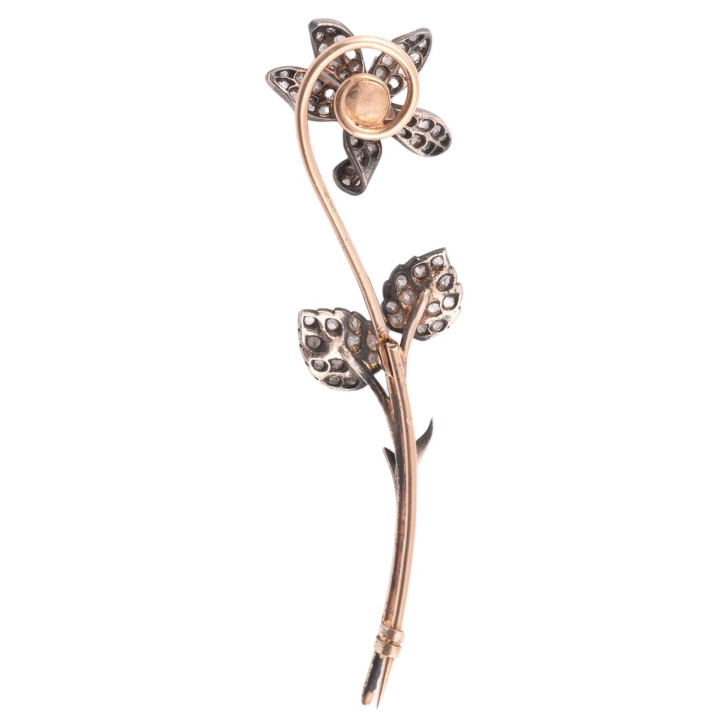 Antique Tremblant Gold Natural Pearl And Diamond Flower Brooch In Excellent Condition For Sale In Firenze, IT