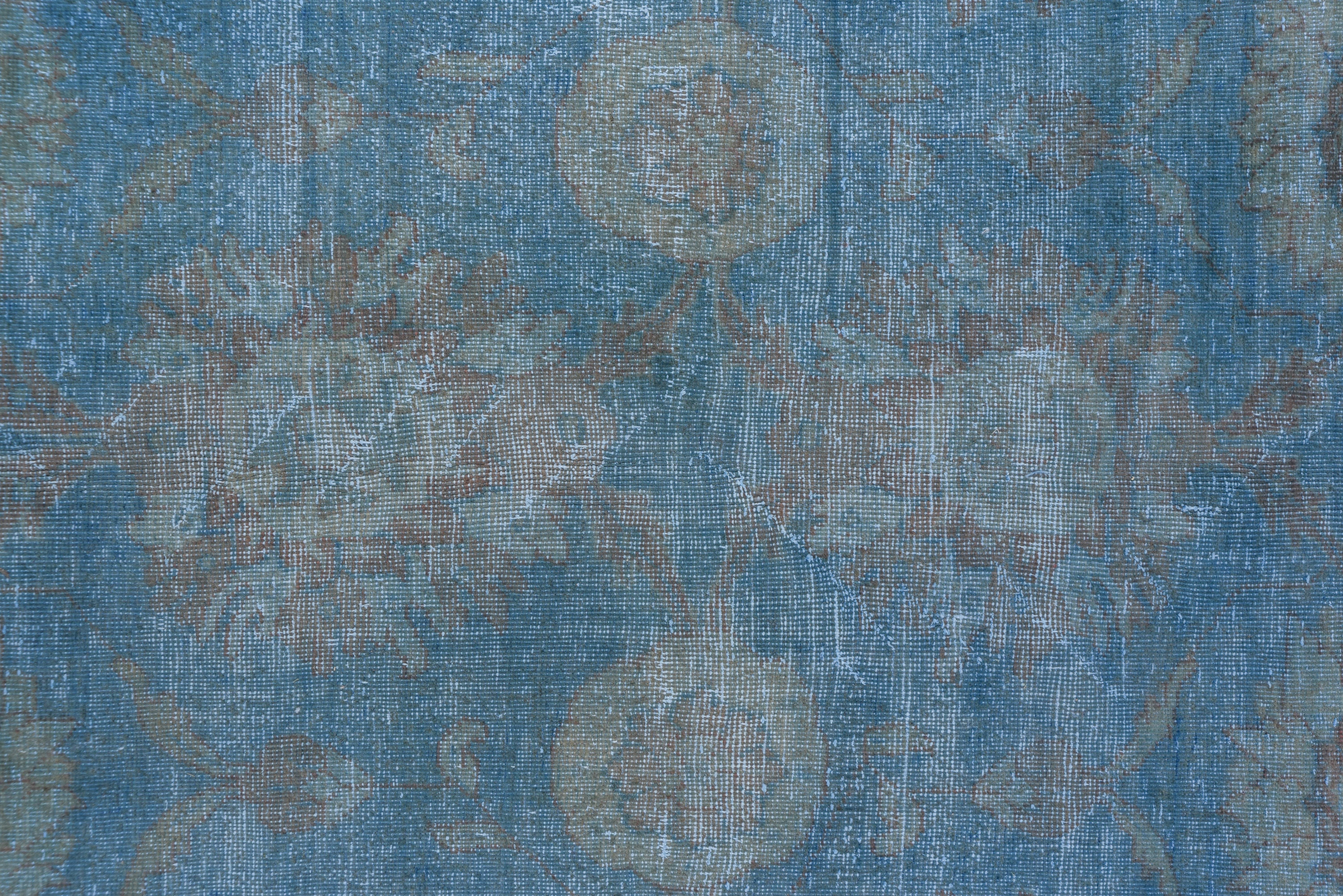 Metà XX secolo Tappeto antico tribale Mahal Blu, bordi rossi in vendita