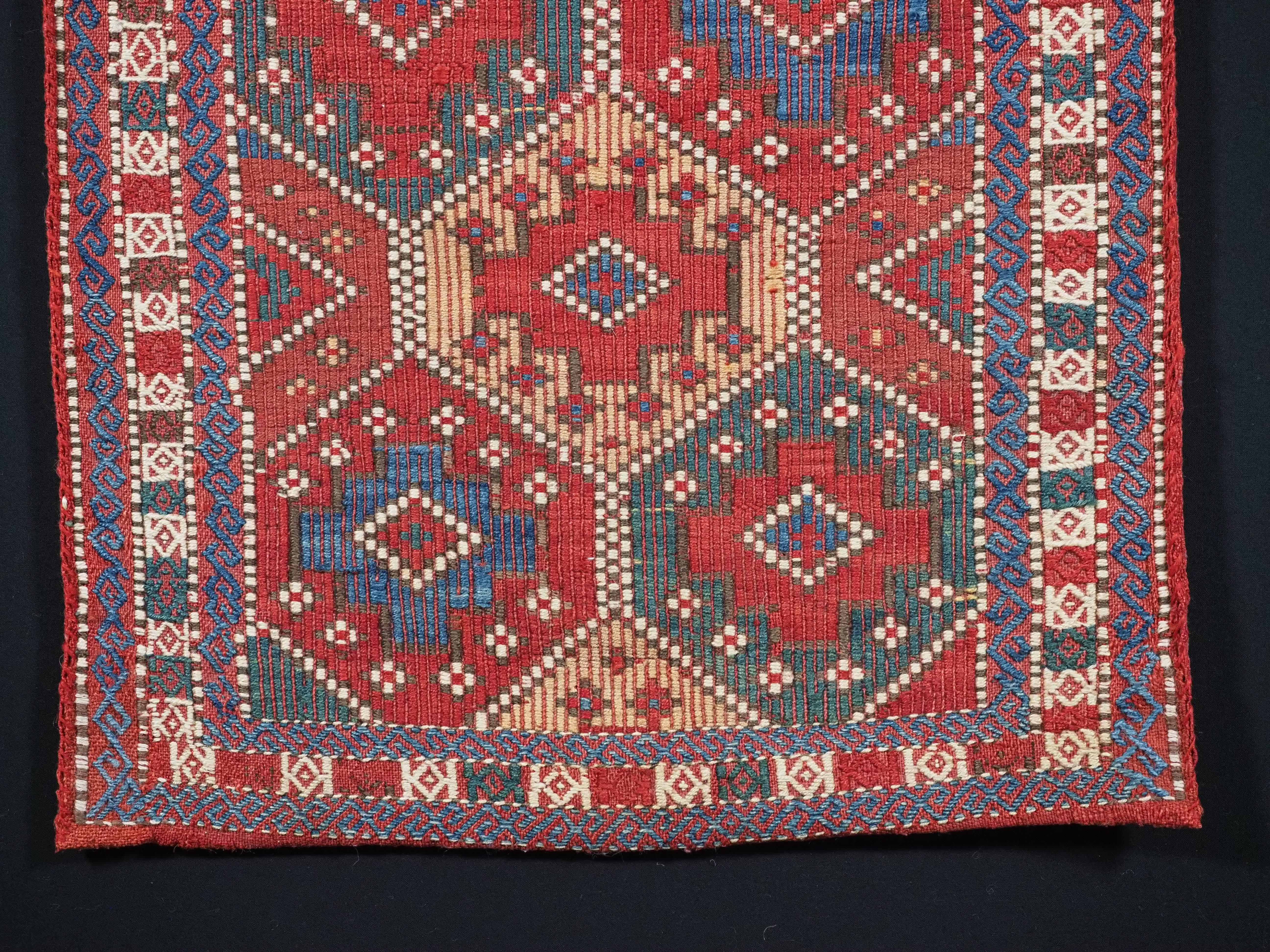Antique tribal chanteh (vanity bag)  by the Azeri Tribes, Circa 1900. In Good Condition For Sale In Moreton-In-Marsh, GB