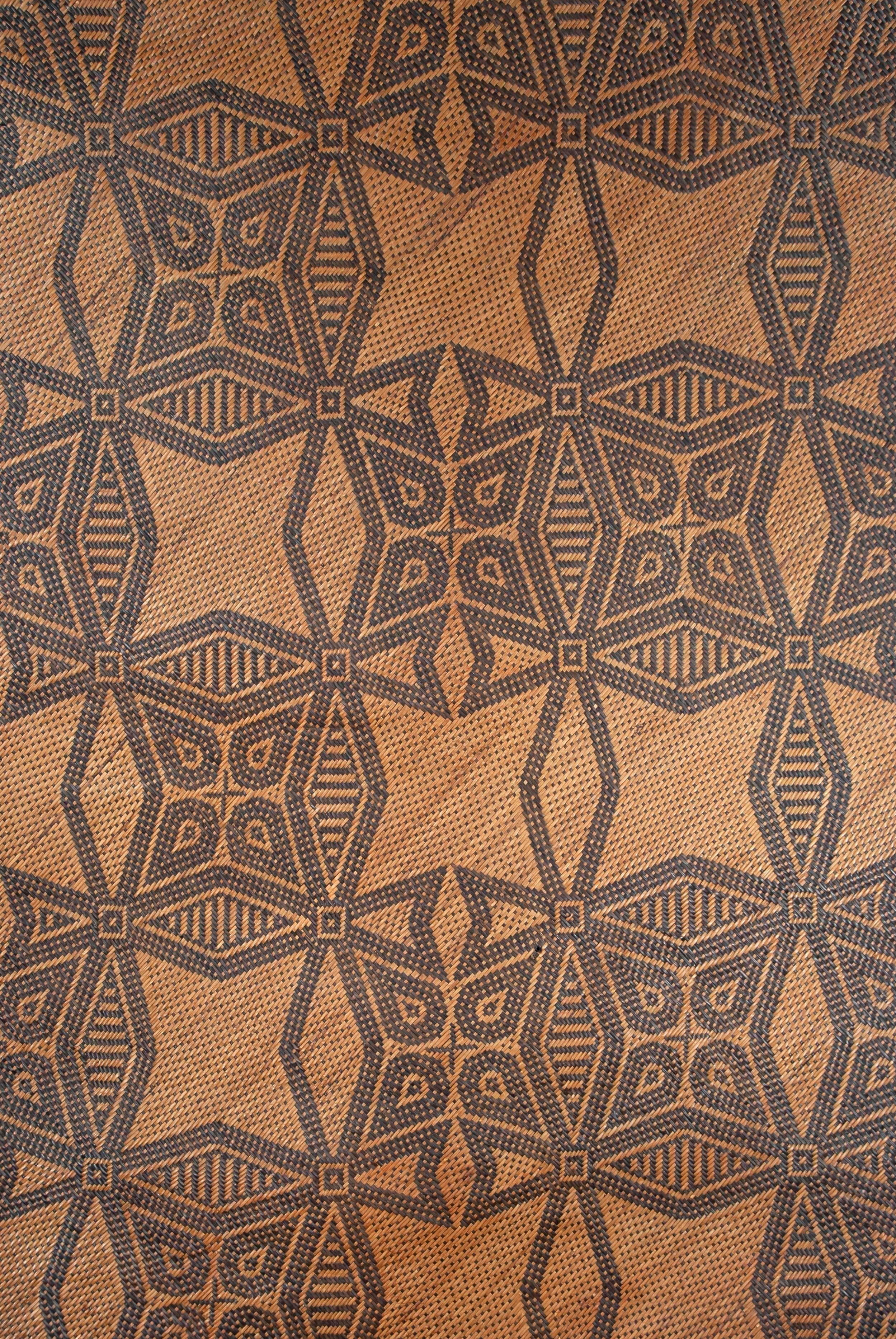 Antique Tribal Dayak Plaited Rattan Longhouse Mat (Tikar), Kalimantan Indonesio en venta