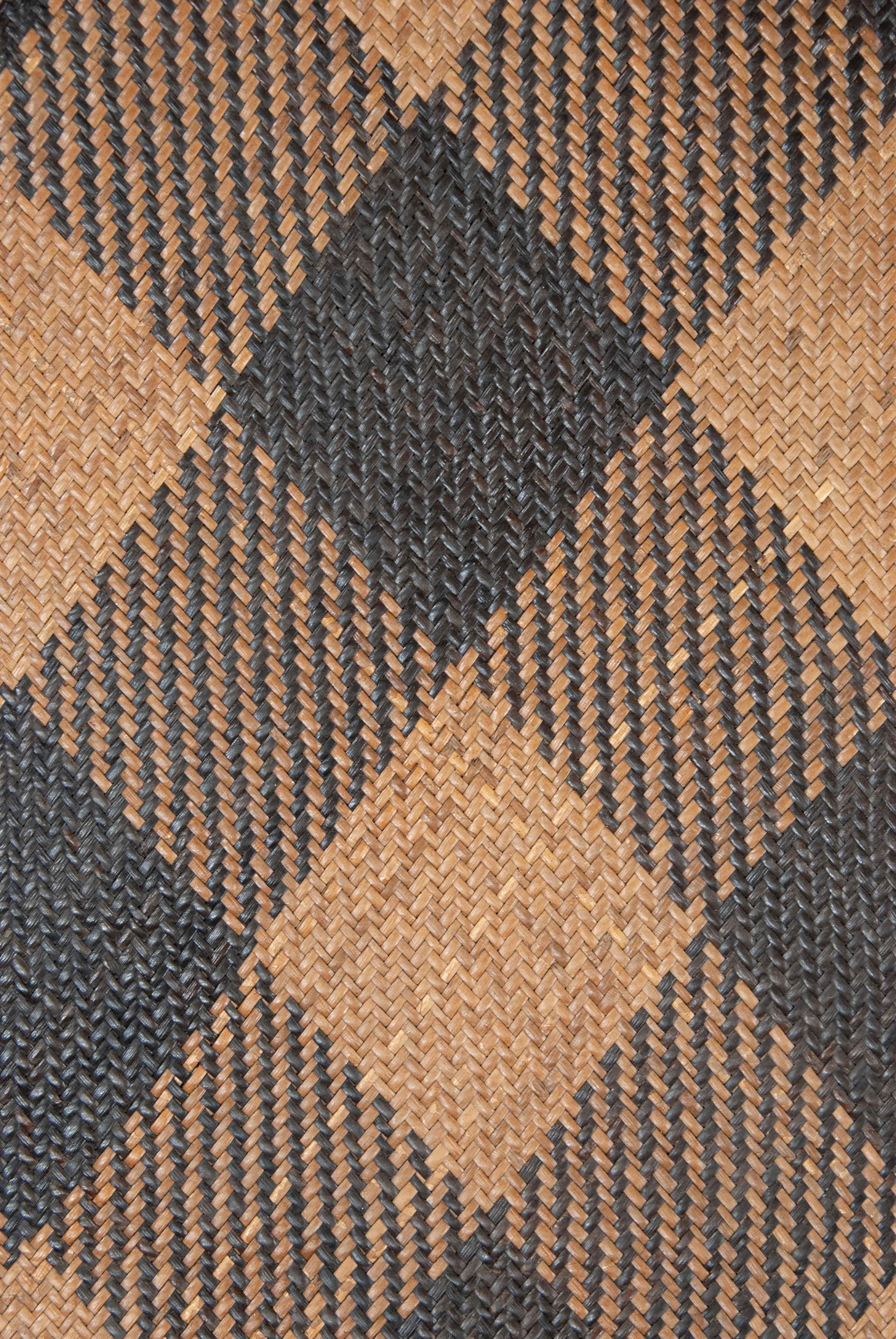 Antique Tribal Dayak Plaited Rattan Longhouse Mat (Tikar), Kalimantan en Bueno estado para la venta en Point Richmond, CA