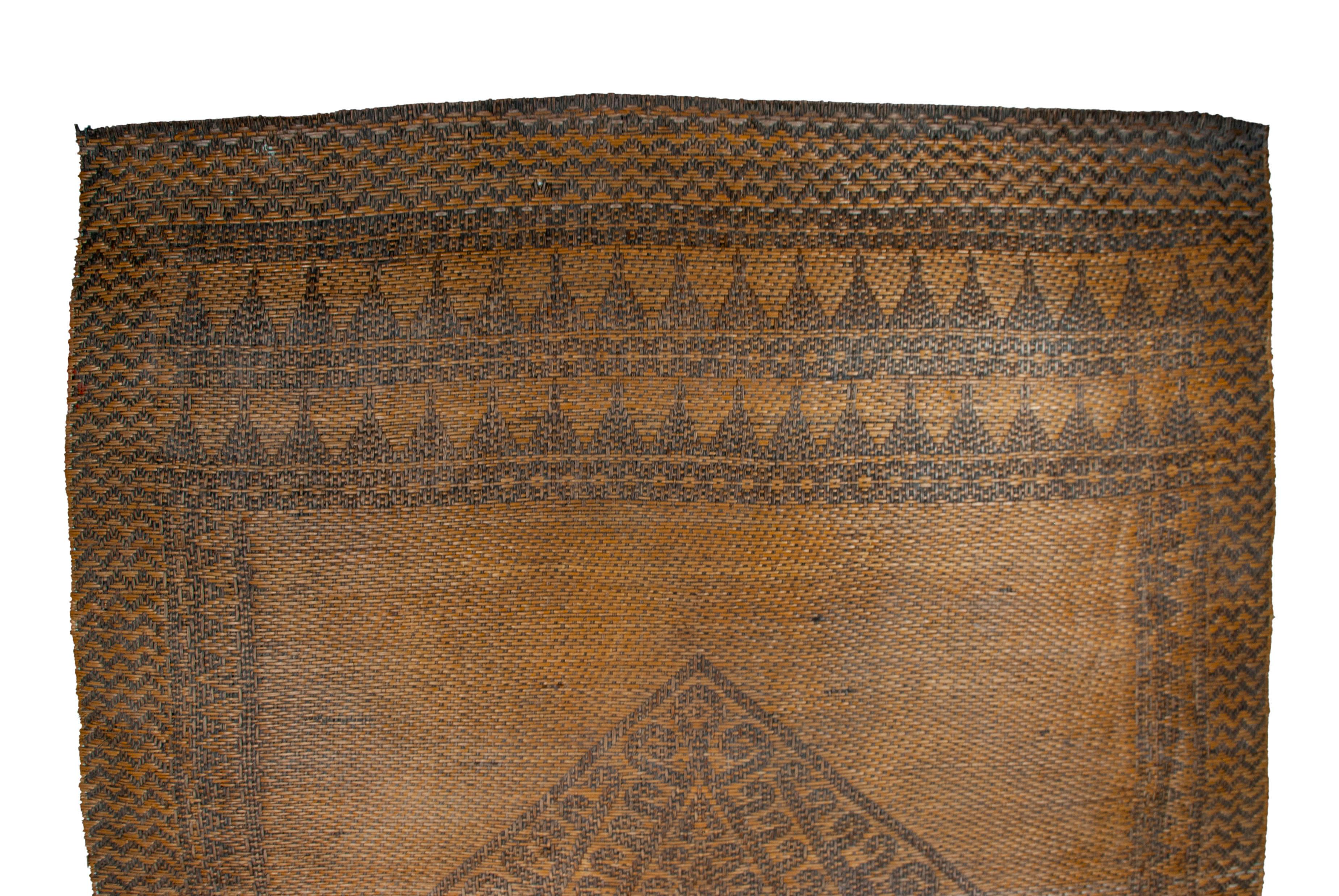 Antique Tribal Dayak Plaited Rattan Longhouse Mat (Tikar), Kalimantan en Bueno estado para la venta en Point Richmond, CA