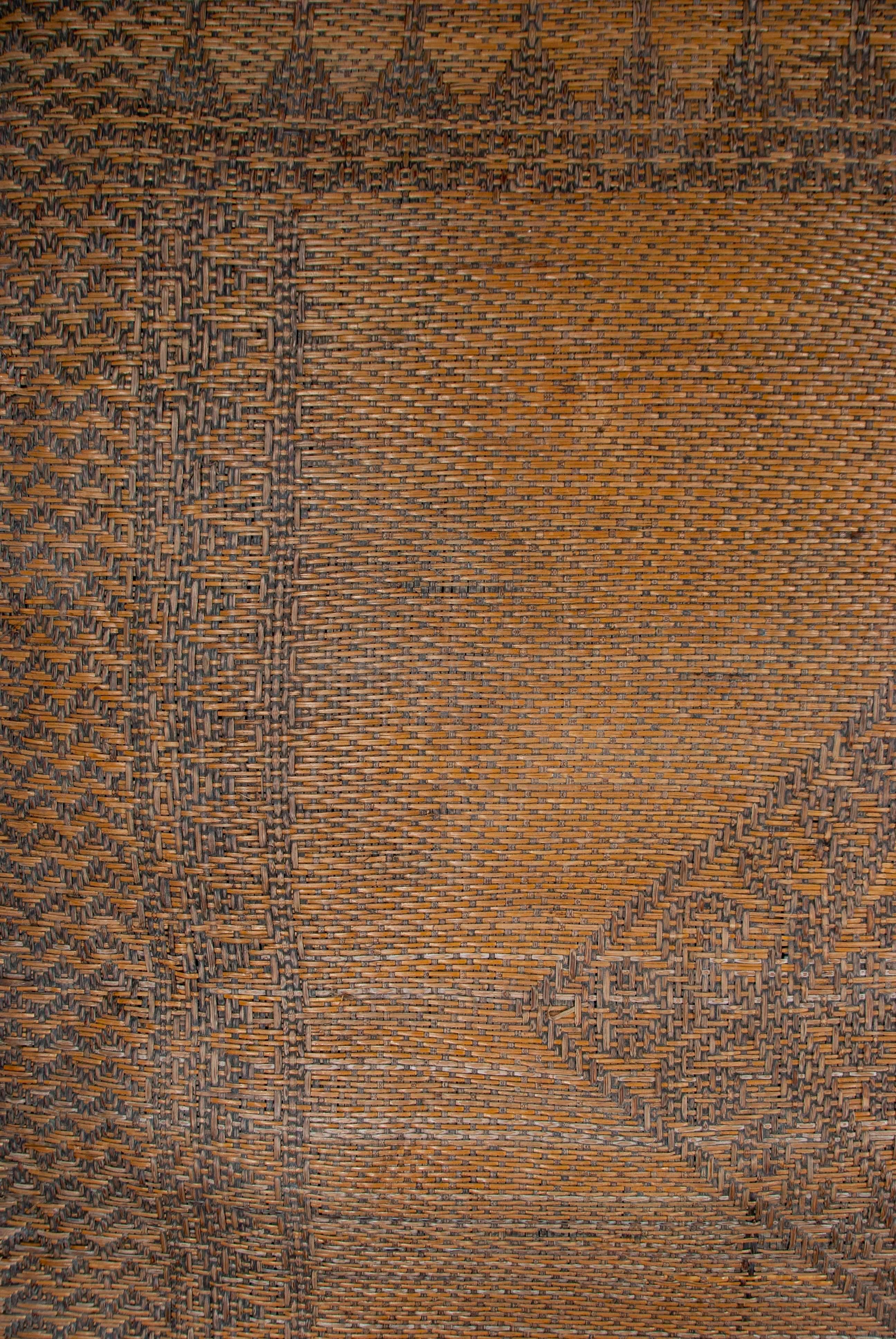 Antique Tribal Dayak Plaited Rattan Longhouse Mat (Tikar), Kalimantan Ratán en venta