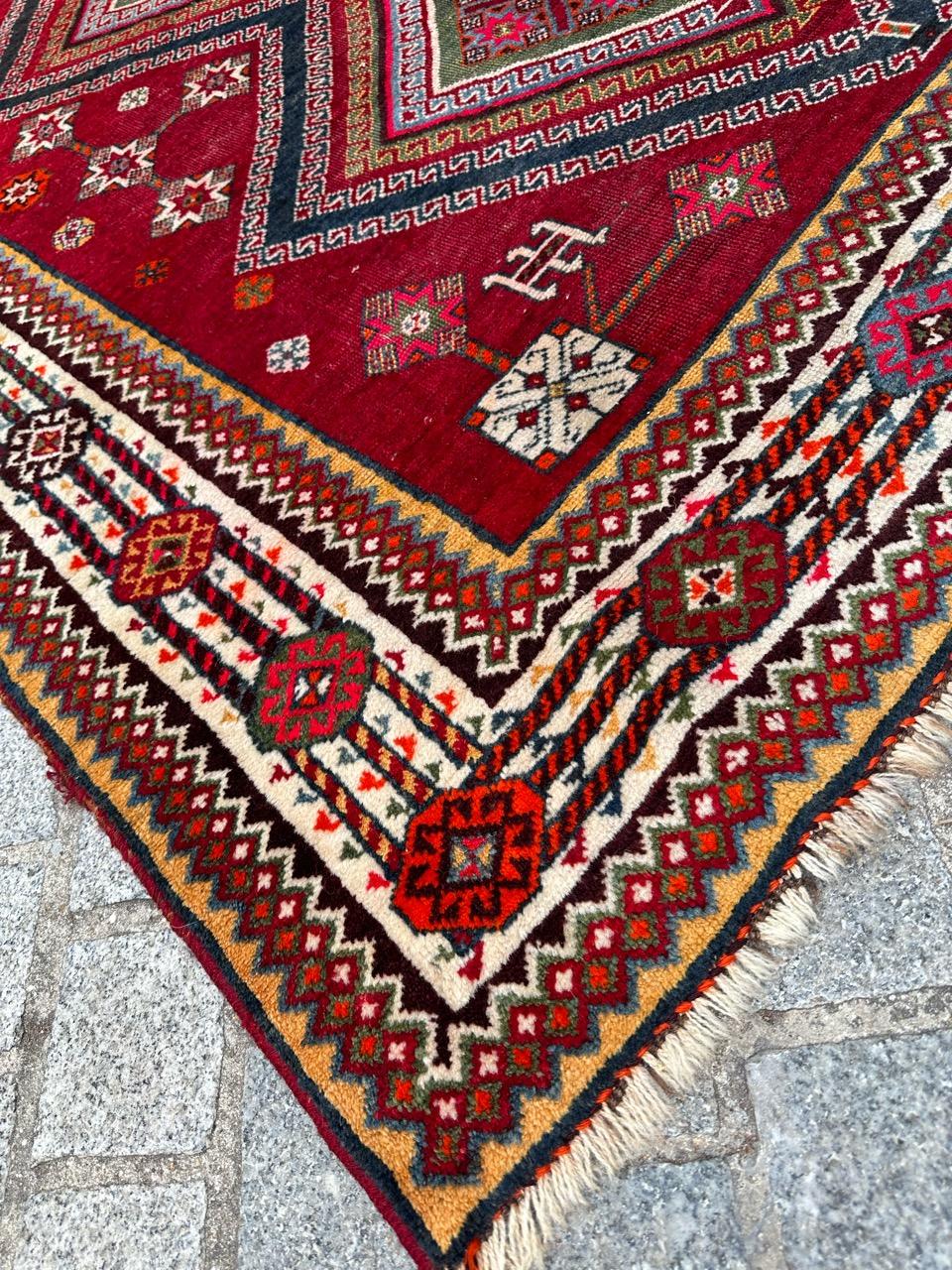 XX secolo Tappeto antico tribale ghashghai di Bobyrug in vendita
