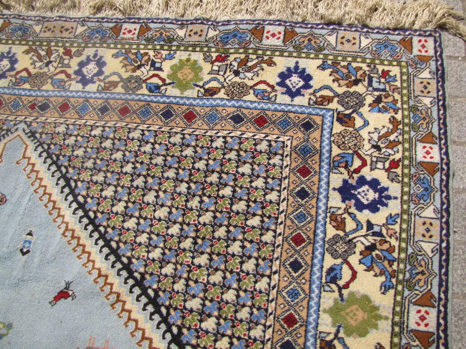 Antique Tribal Moroccan Rabat Rug In Good Condition In Saint Ouen, FR