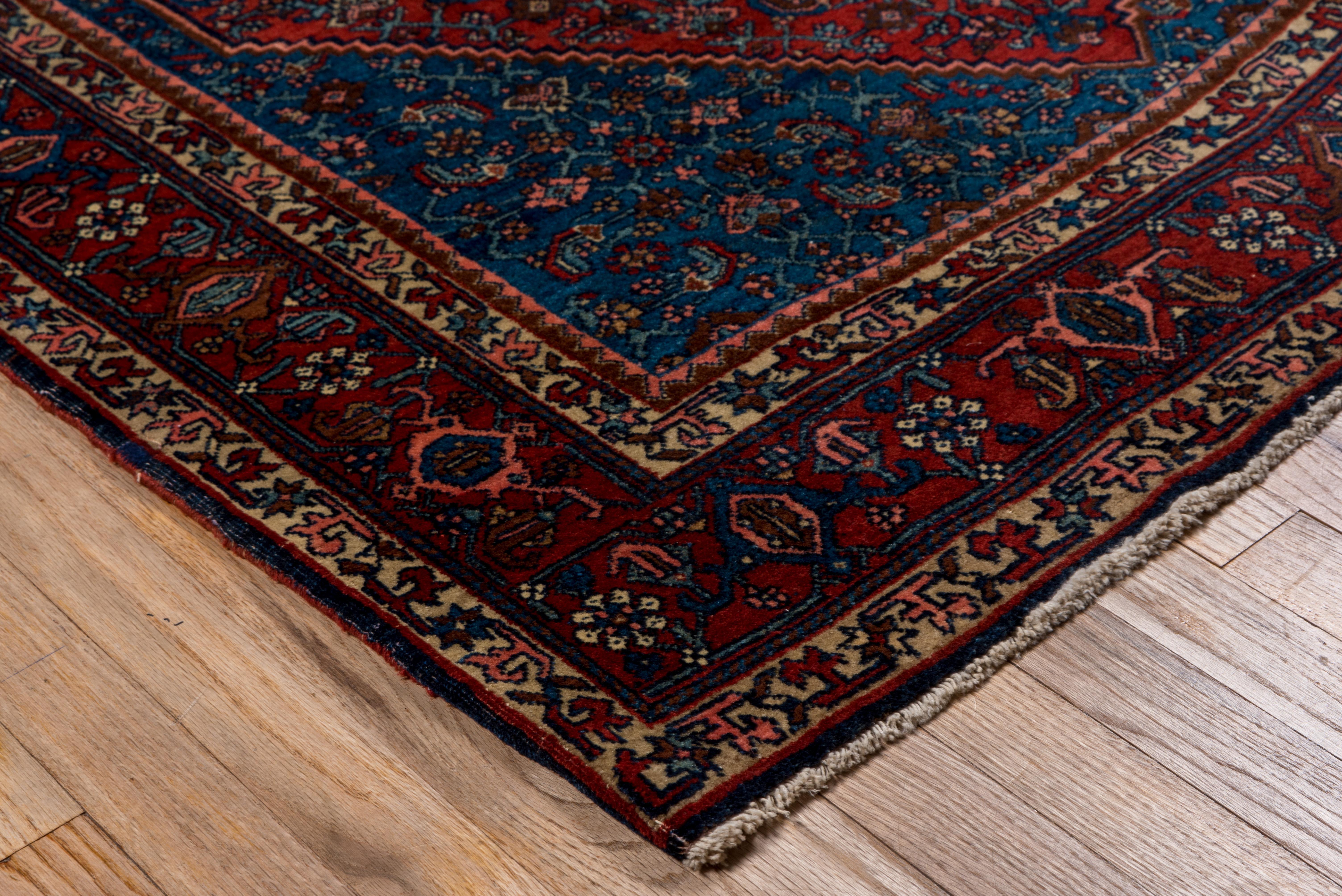 Antiker persischer Bidjar-Teppich mit Stammesmotiven, dunkle und satte Farbtöne, ca. 1930er Jahre (Persisch) im Angebot