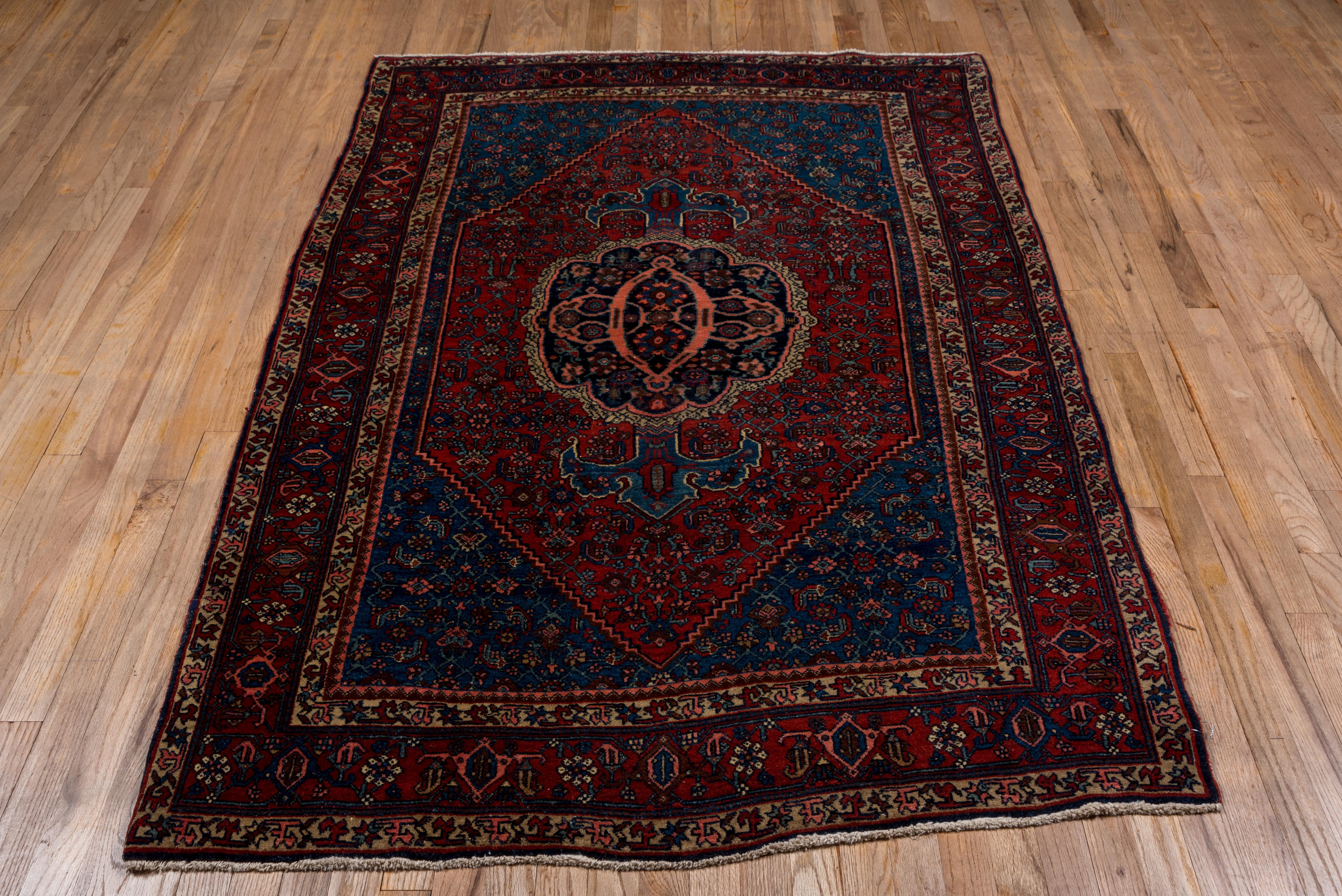 Antiker persischer Bidjar-Teppich mit Stammesmotiven, dunkle und satte Farbtöne, ca. 1930er Jahre (Handgeknüpft) im Angebot