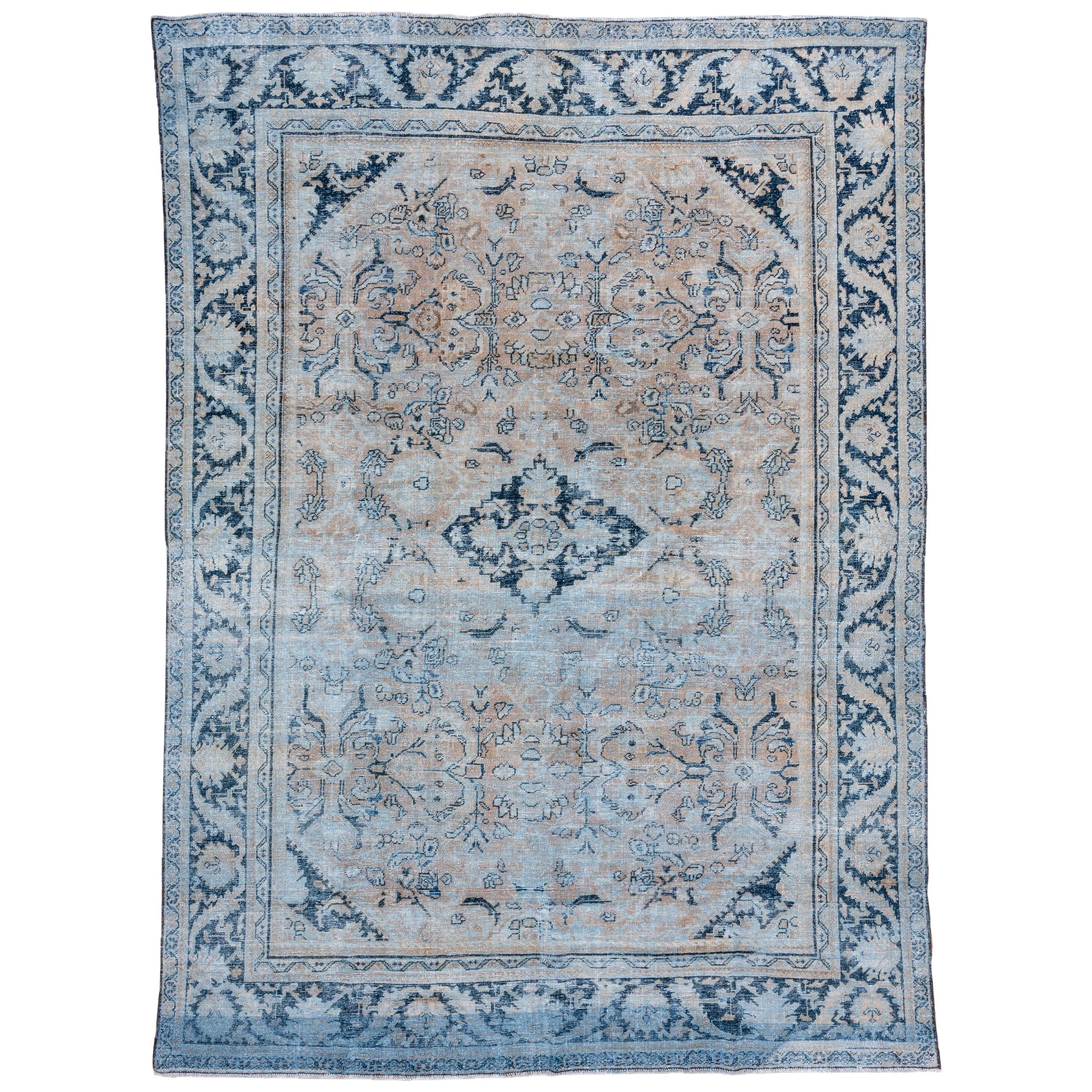 Tapis persan tribal ancien Mahal, bordures bleu foncé, fond pêche et marron clair