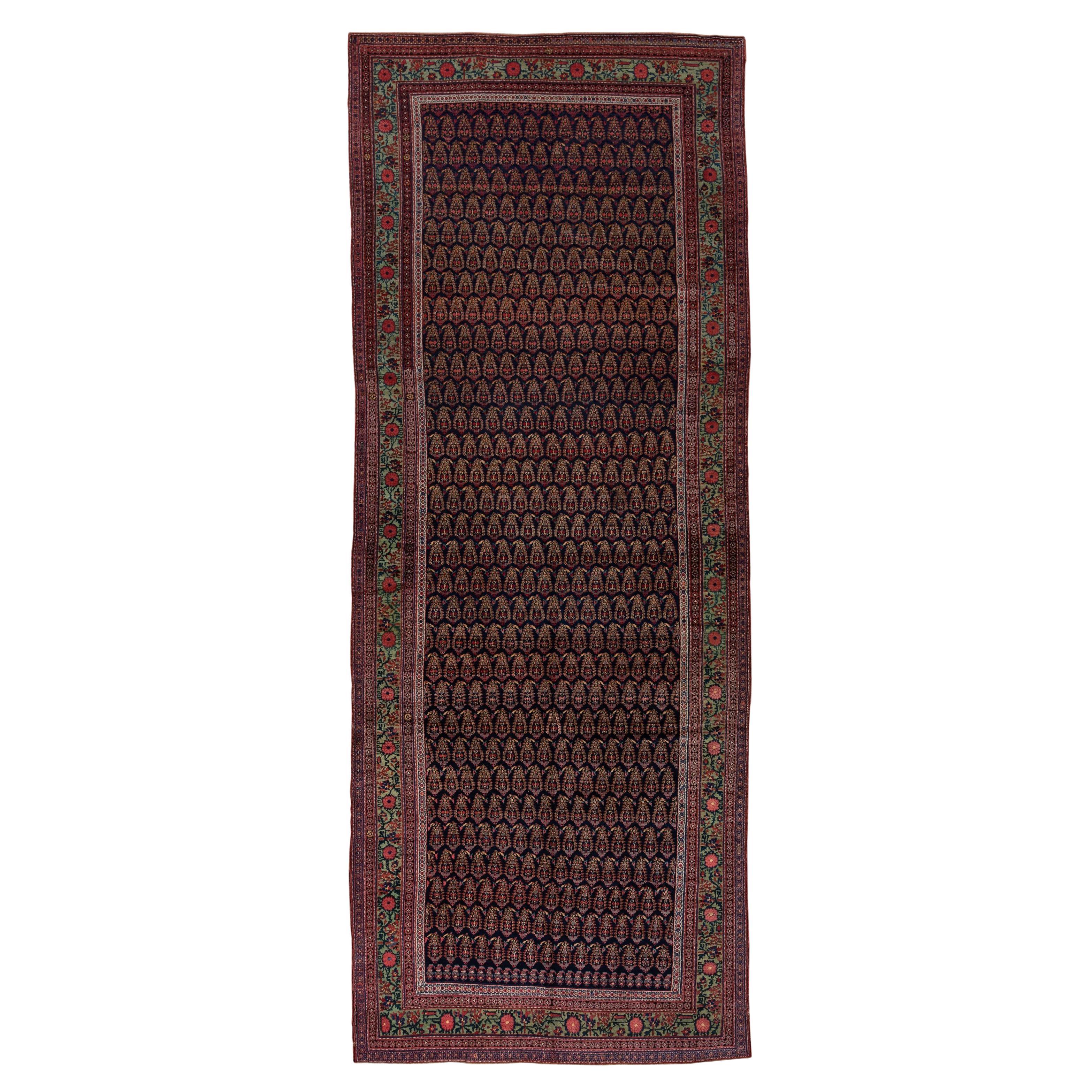 Antiker persischer Malayer-Galerie-Teppich mit Stammesmotiven 