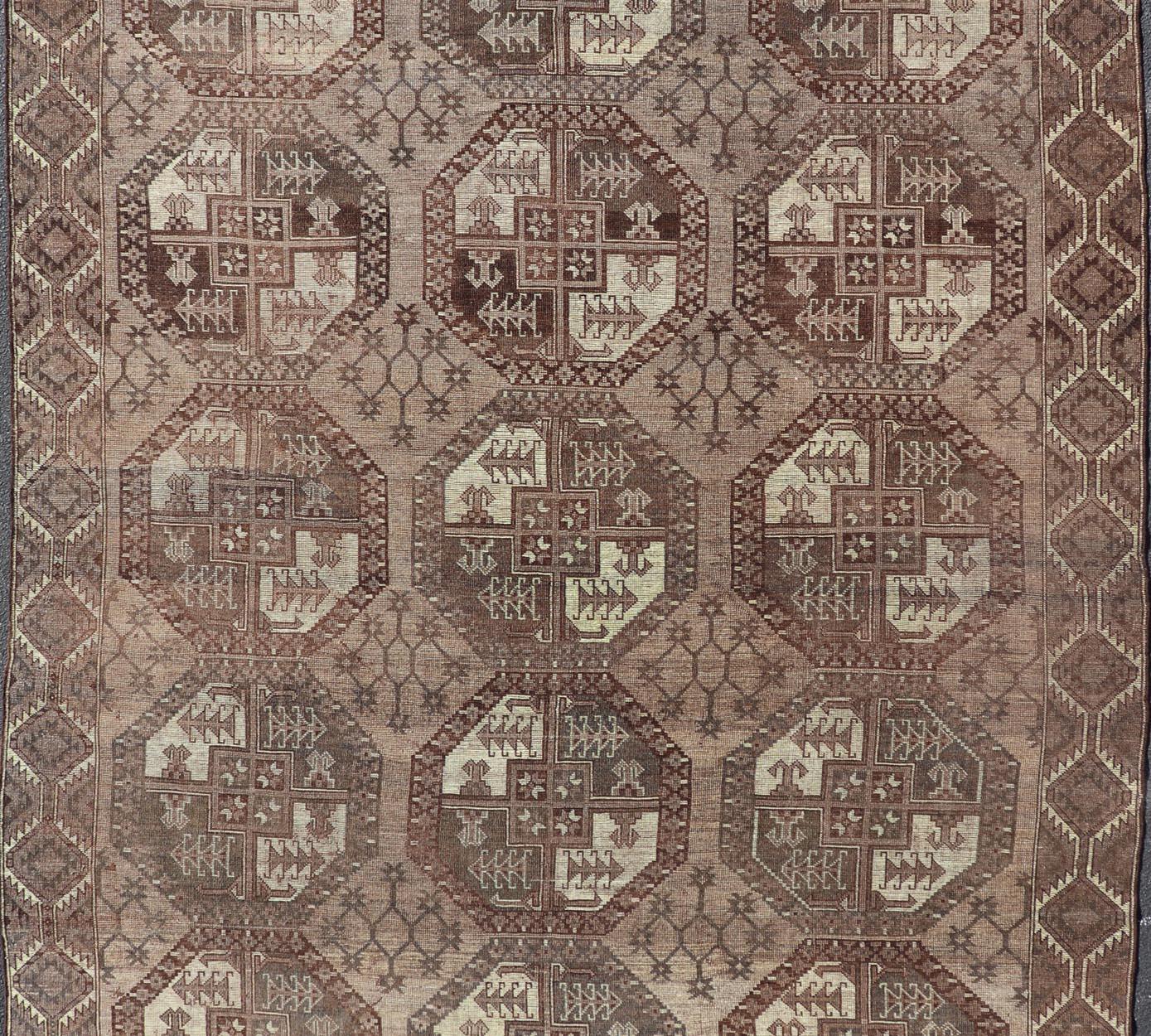 Antike Stammes-Teppich in reichen erdigen Tönen und Brown 9'4 x 12'1 im Angebot 1