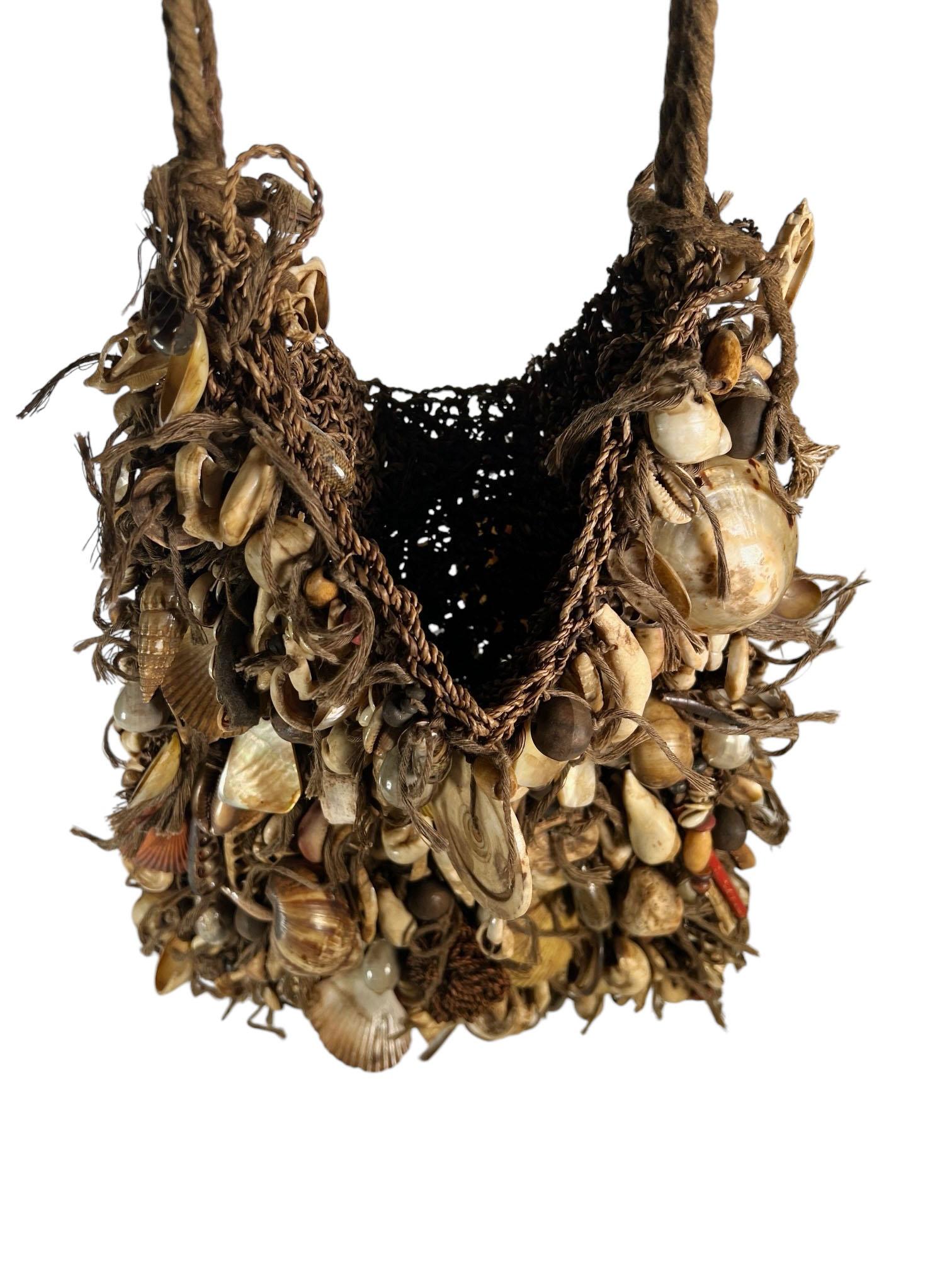 Ancien sac Bilum de chaman tribal de Papouasie-Nouvelle-Guinée Circa 1900 Bon état - En vente à Dallas, TX