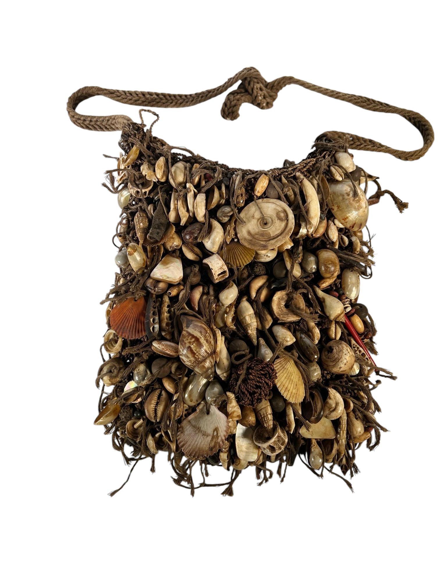 Ancien sac Bilum de chaman tribal de Papouasie-Nouvelle-Guinée Circa 1900 en vente 1