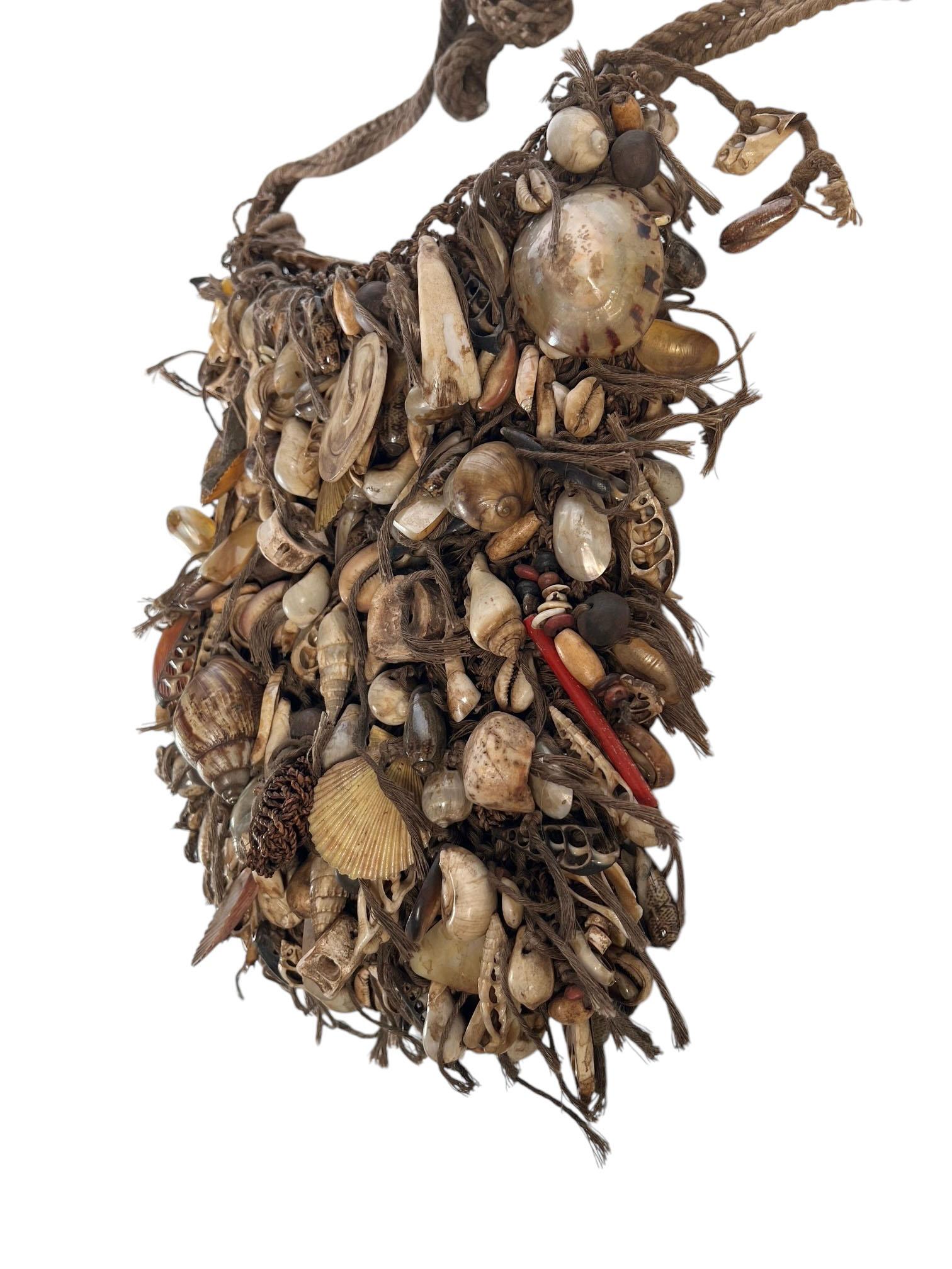 Ancien sac Bilum de chaman tribal de Papouasie-Nouvelle-Guinée Circa 1900 en vente 2