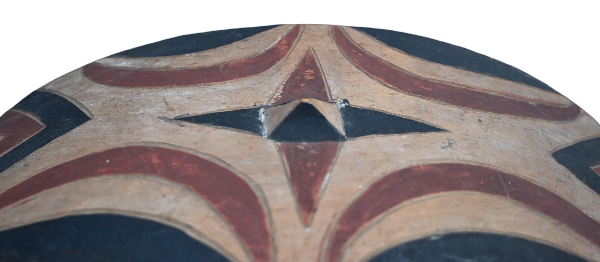 Antiguo Escudo de Danza Tribal de madera, de la tribu tutsi, Ruanda Tallado a mano en venta