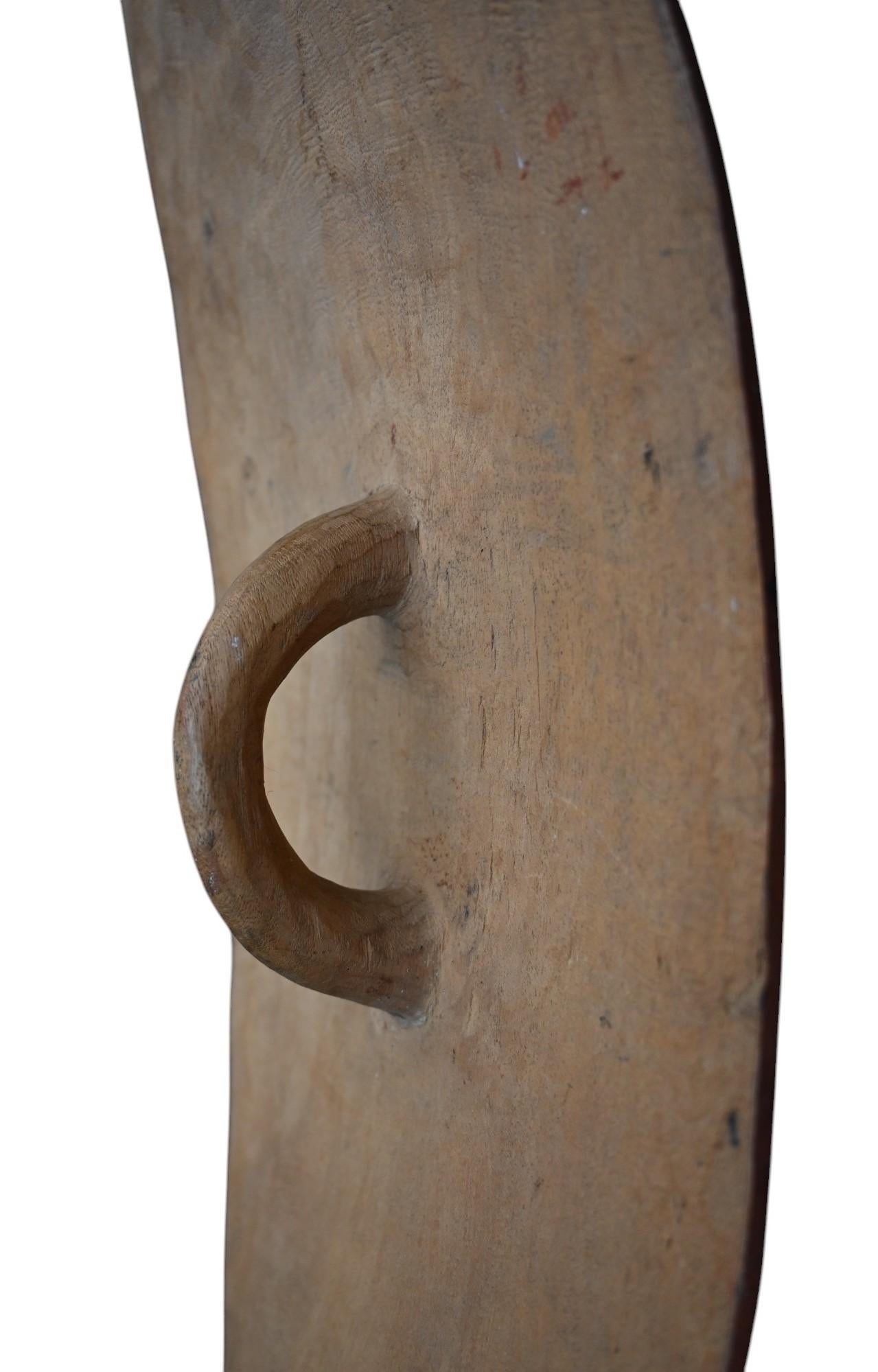 Antiguo Escudo de Danza Tribal de madera, de la tribu tutsi, Ruanda en Desgastado estado para la venta en Bilzen, BE