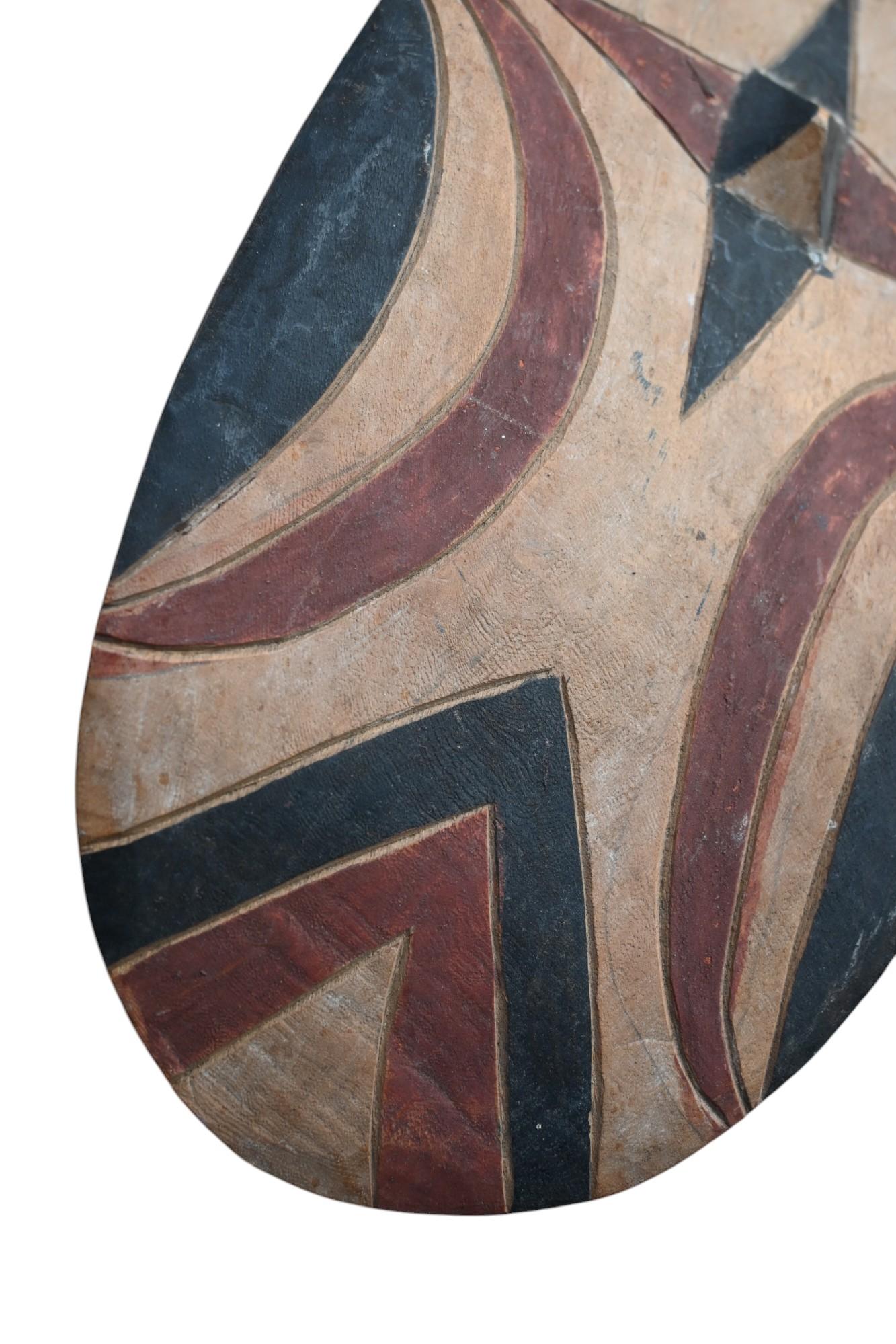 Antiguo Escudo de Danza Tribal de madera, de la tribu tutsi, Ruanda siglo XX en venta