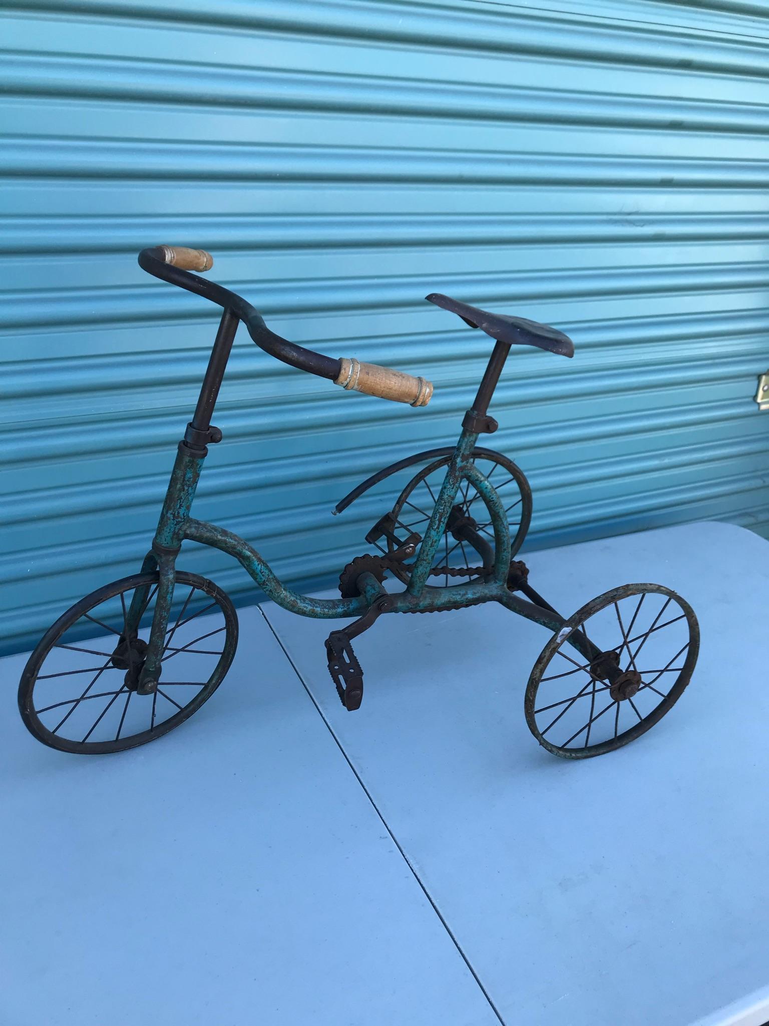 Antikes Dreirad im Zustand „Starke Gebrauchsspuren“ im Angebot in Napa, CA