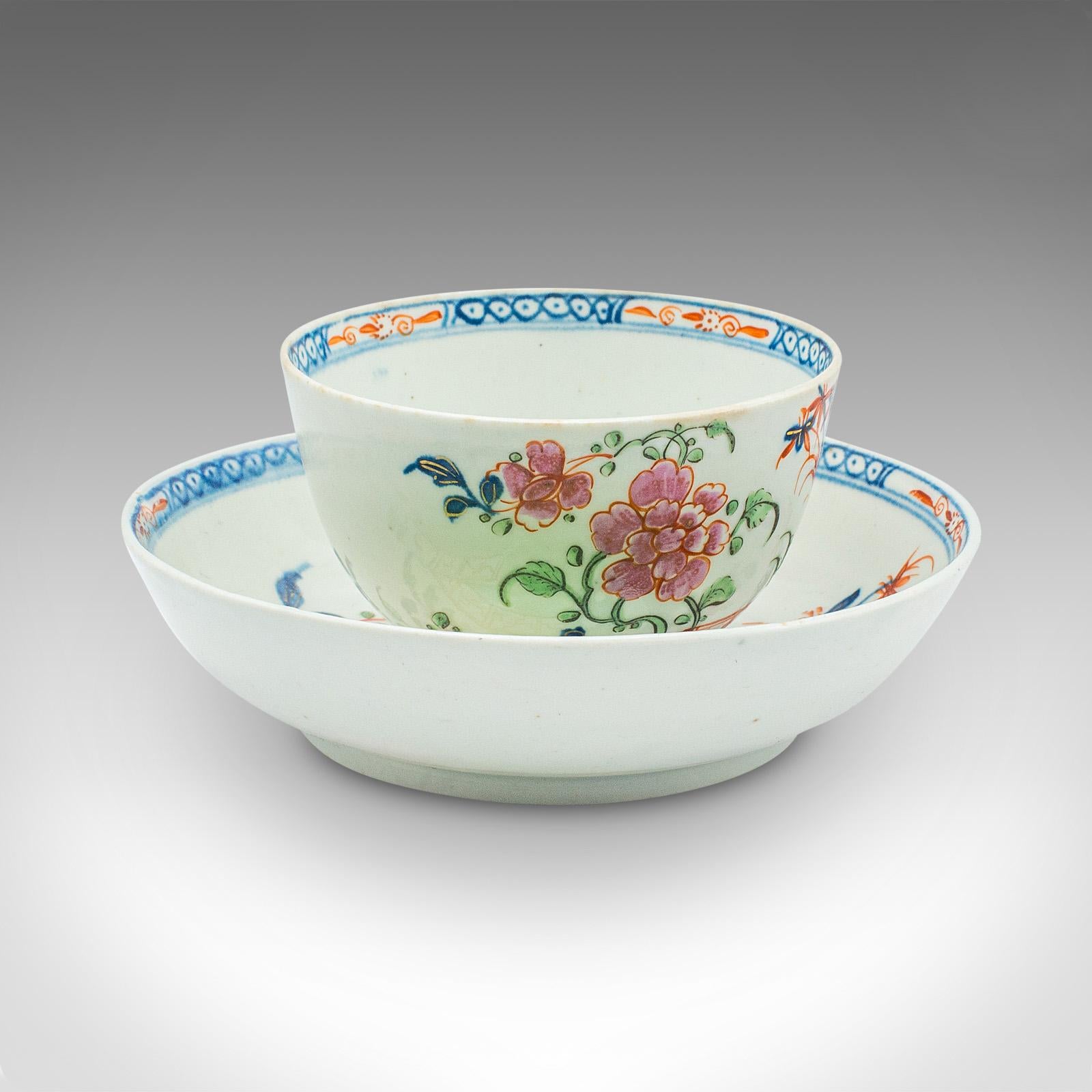 Late Victorian Antique Trio Of Small Oriental Teacups, Chinese Ceramic, Famille Rose, Victorian For Sale