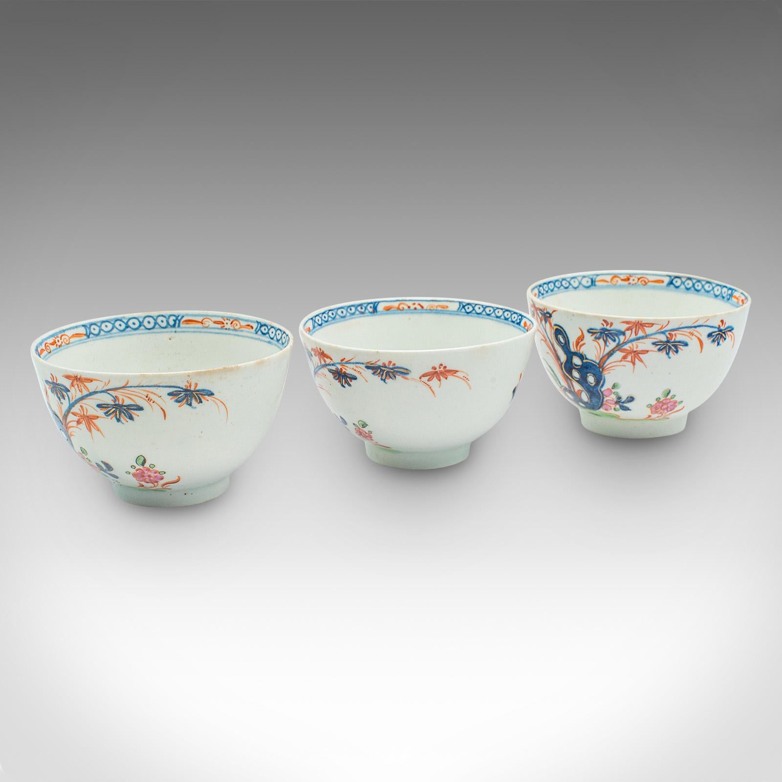 Antique Trio Of Small Oriental Teacups, Chinese Ceramic, Famille Rose, Victorian For Sale 1