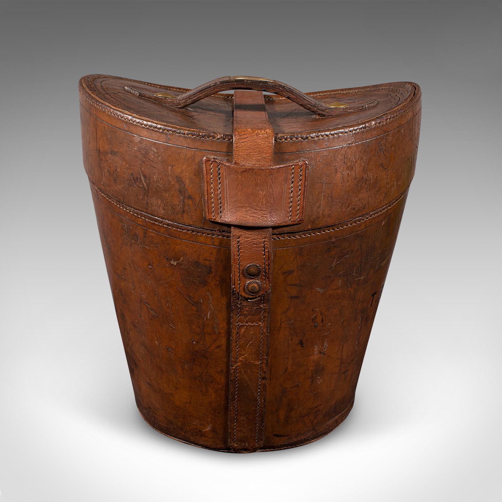 Antiguo Estuche Triple para Sombreros, Inglés, Cuero, Caja Superior para Sombreros, Victoriano, 1890 en Bueno estado para la venta en Hele, Devon, GB