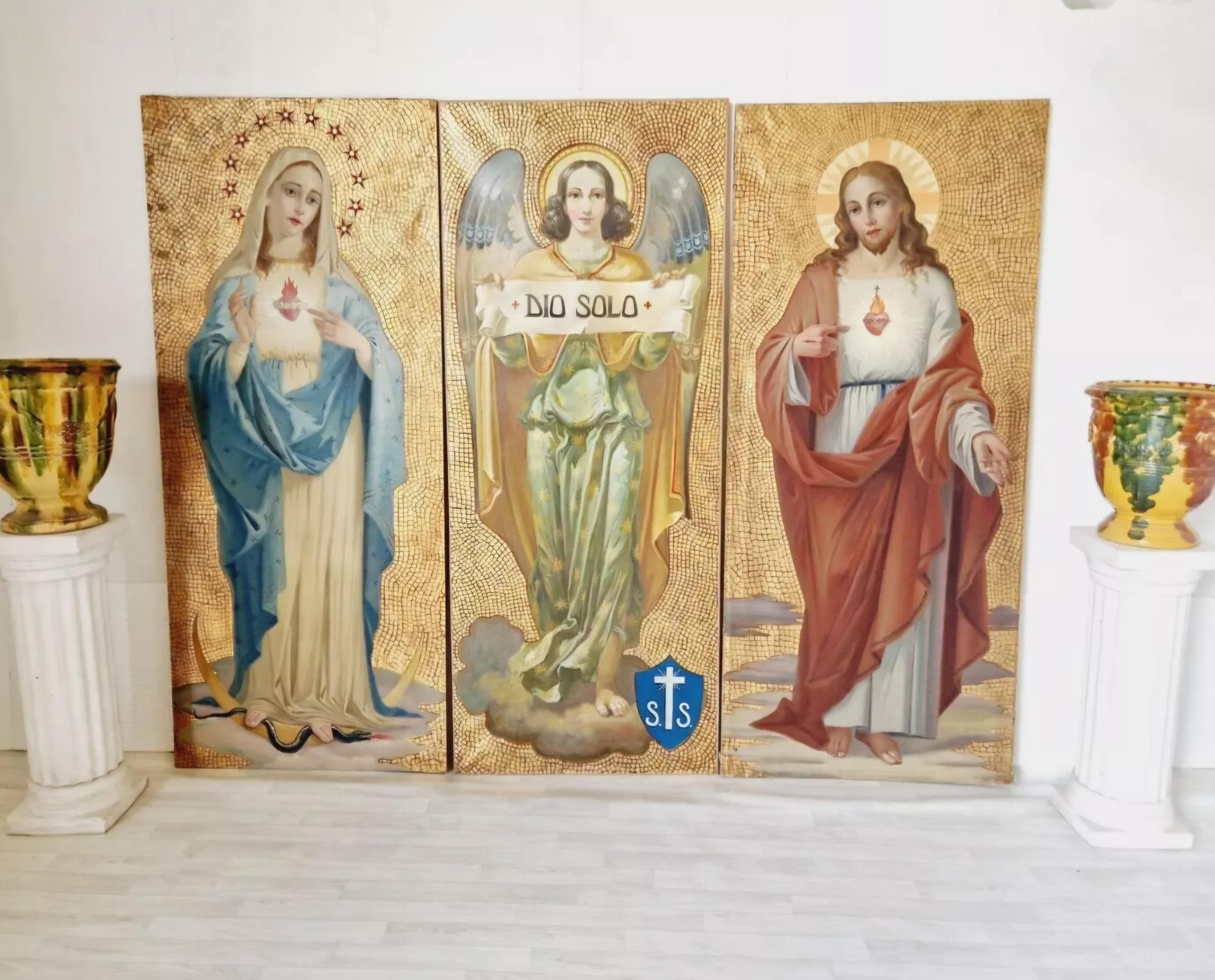 Antiguo tríptico de grandes óleos religiosos en venta 6
