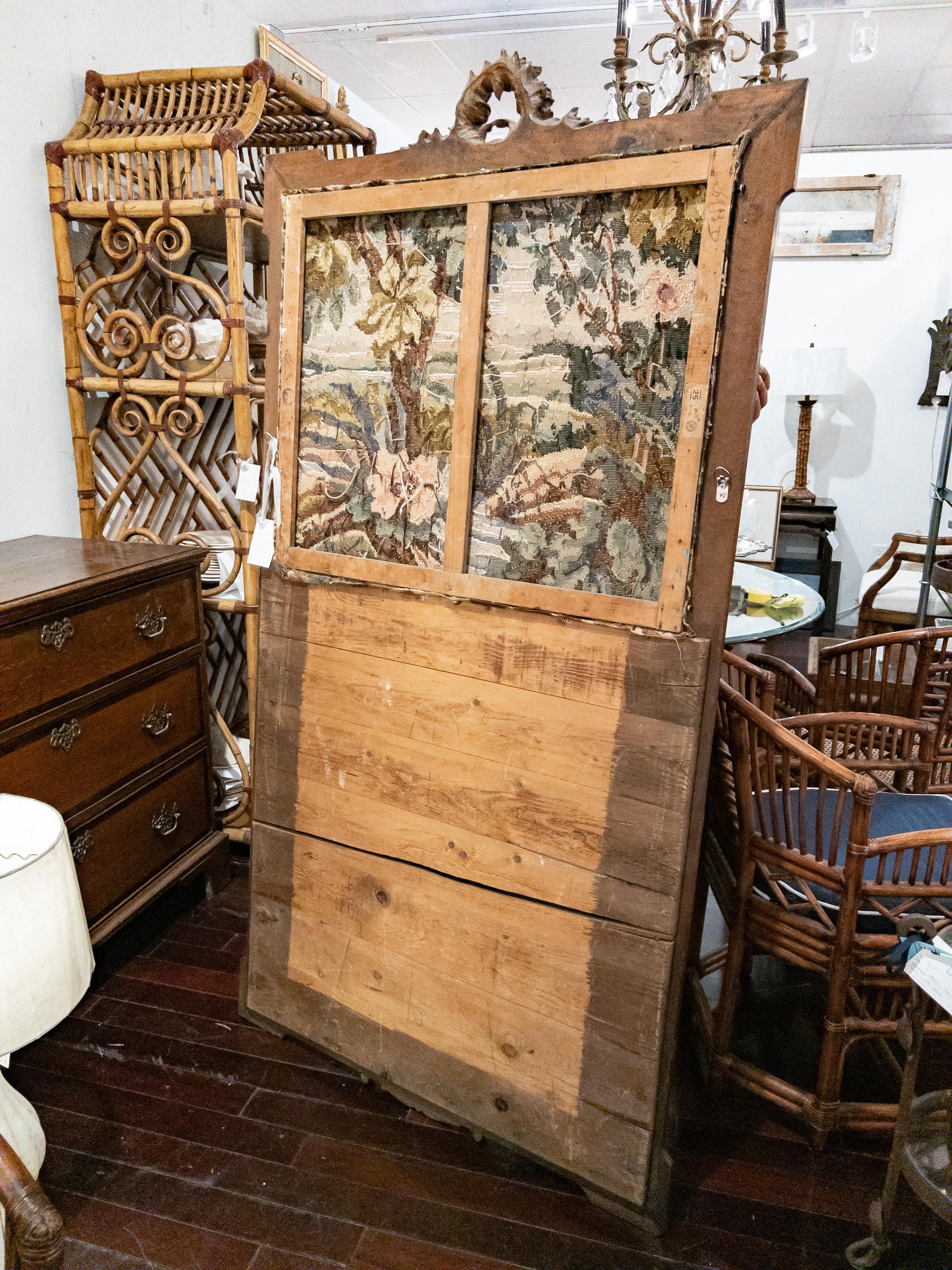 Tapisserie Miroir Trumeau ancien avec panneau de tapisserie en vente