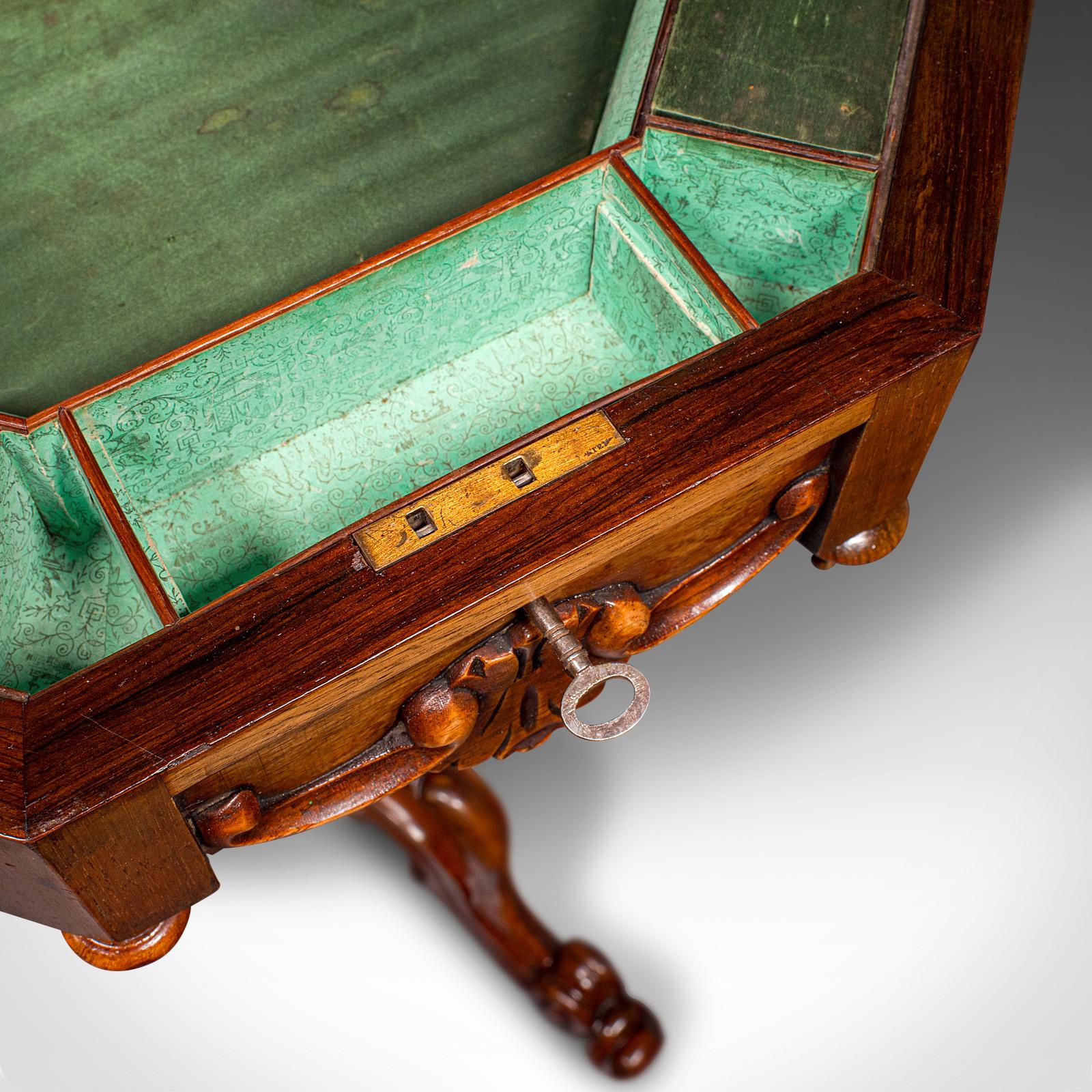 Ancienne table à couture trompette anglaise, table de travail pour femmes, début de l'ère victorienne, 1840 en vente 4