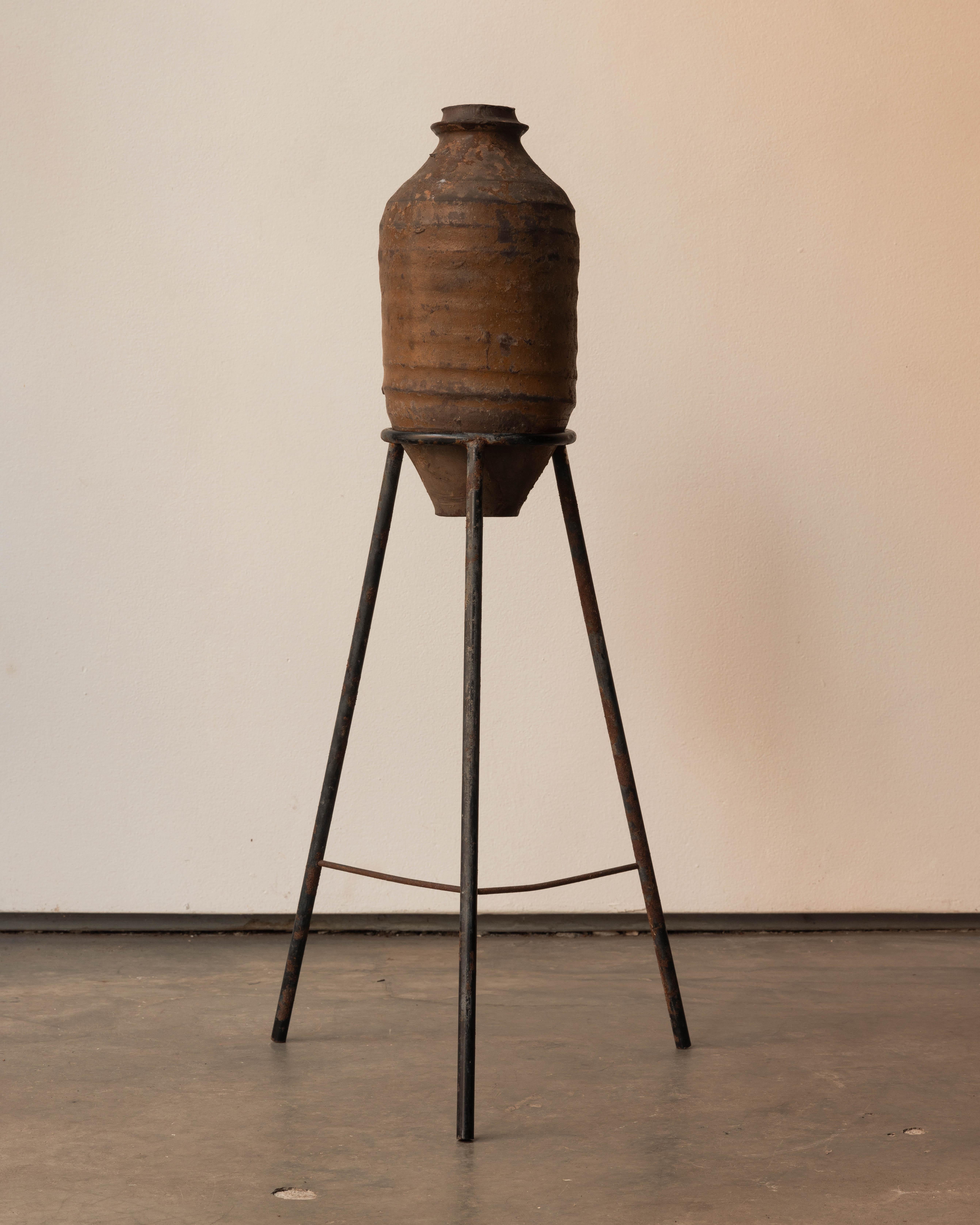 Antique Tsubu on iron stand In Good Condition In New York, US