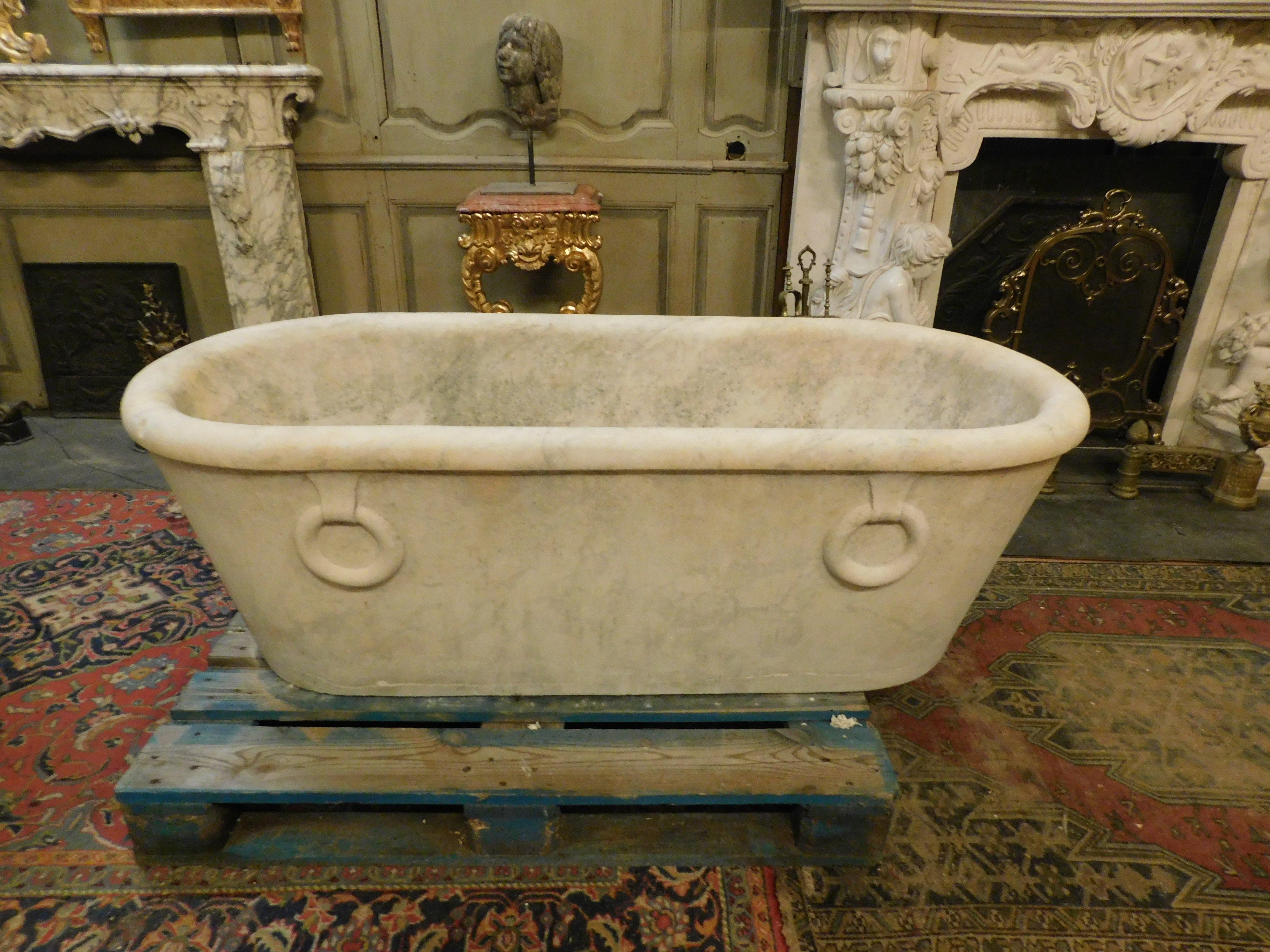marble bath tub