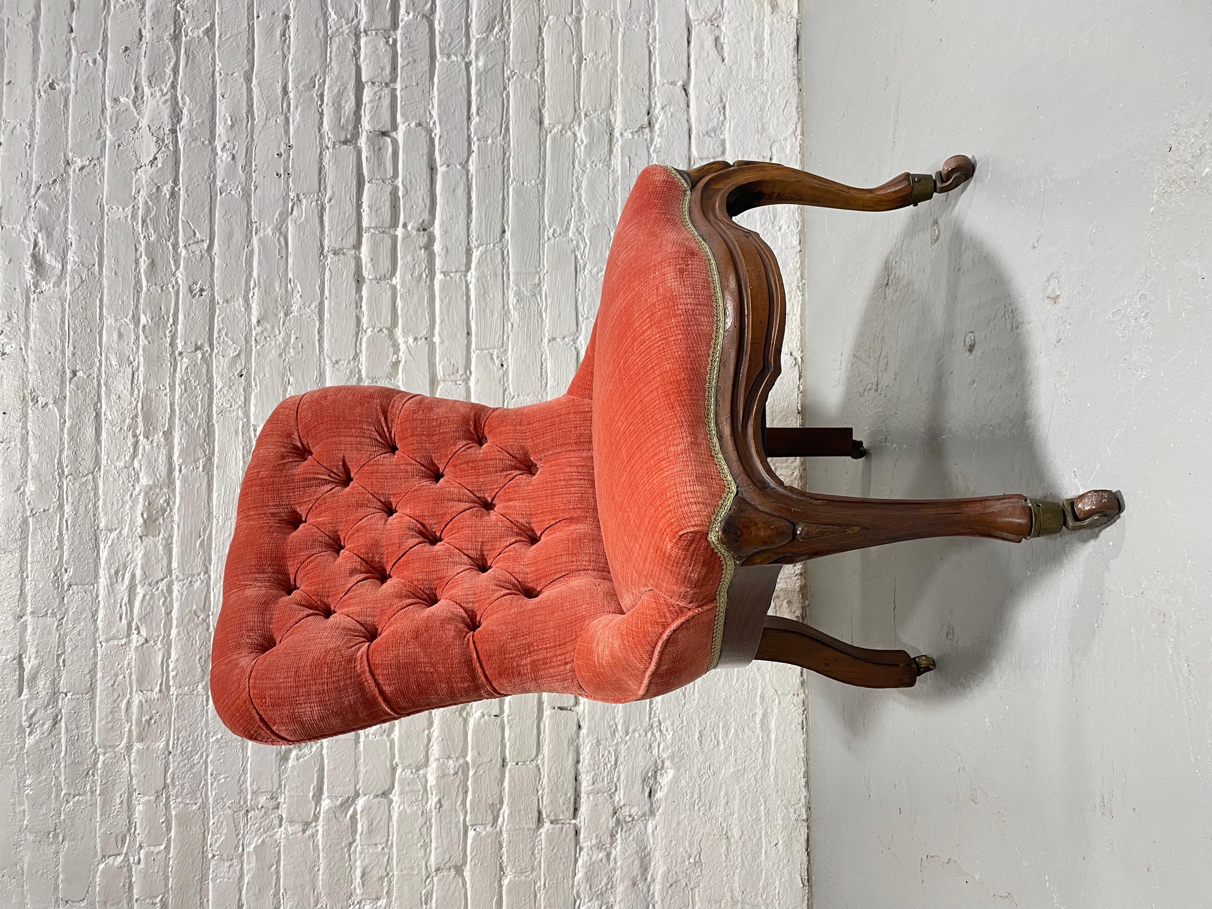 Ancienne chaise pantoufle rose victorienne en vente 5