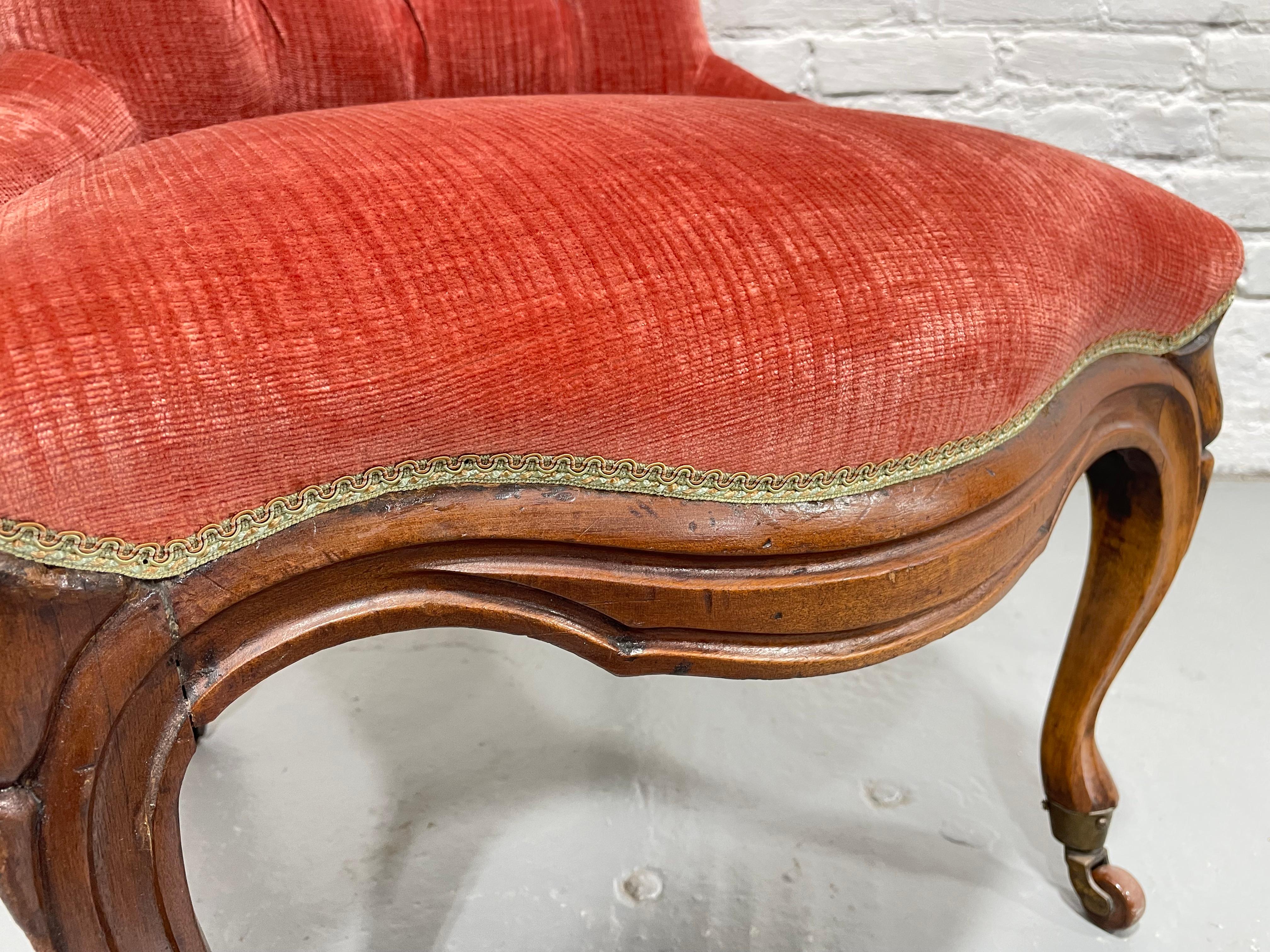 20ième siècle Ancienne chaise pantoufle rose victorienne en vente