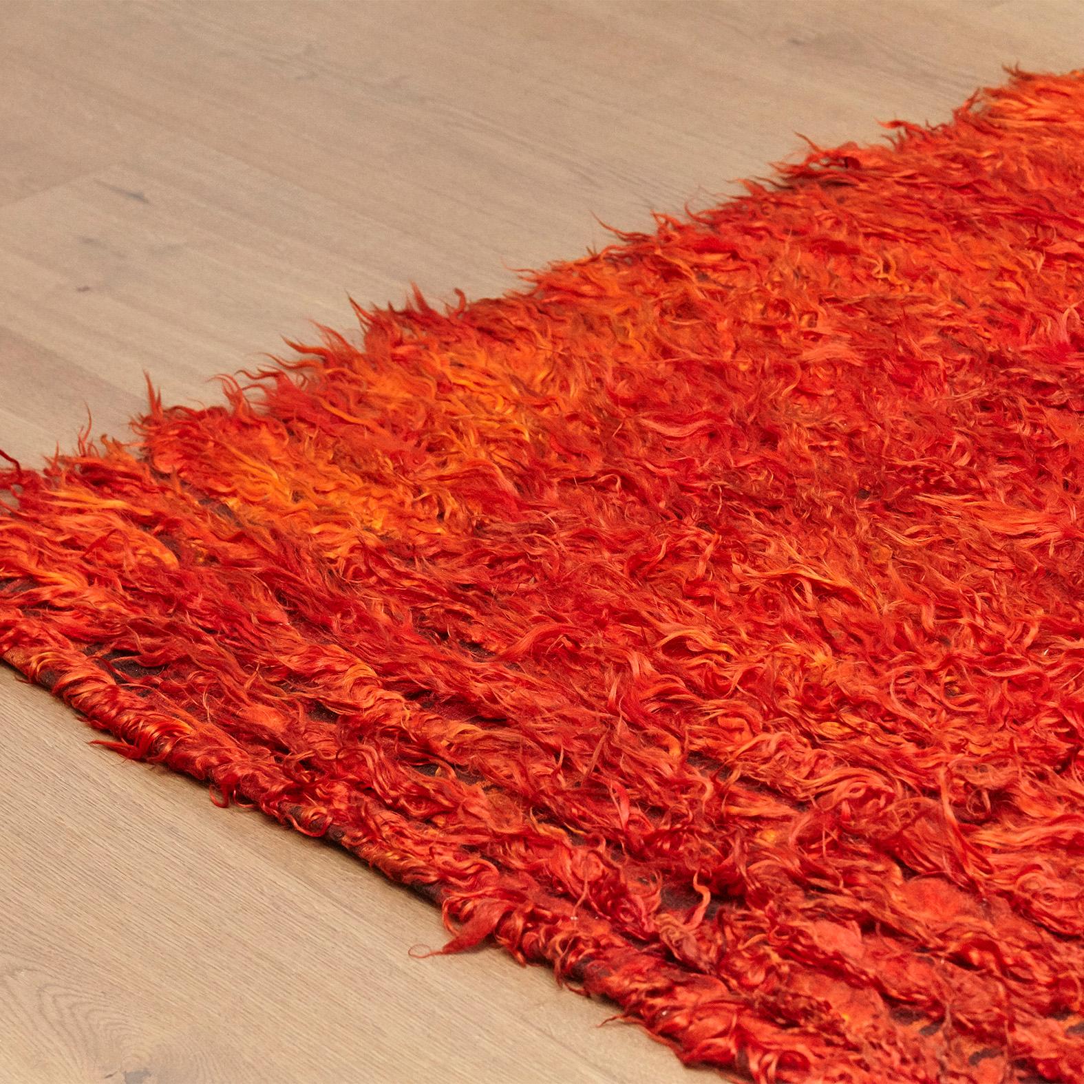 Antique Tulu Turkey Hand Knotted Wool Orange Rug, circa 1980 In Good Condition In Barcelona, Barcelona