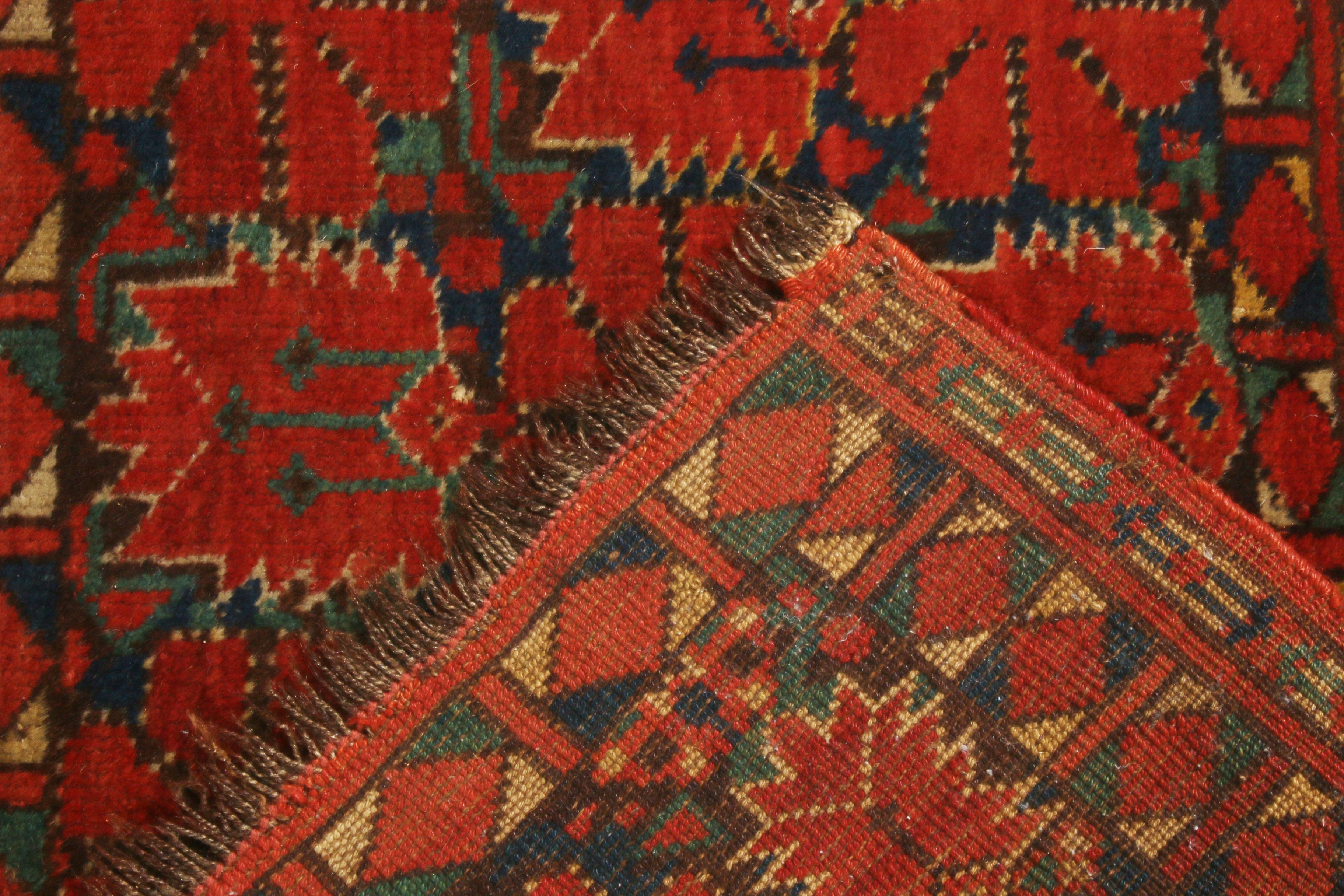 Antique Turkeman Red and Green Wool Rug Geometric Pattern In Good Condition In Long Island City, NY