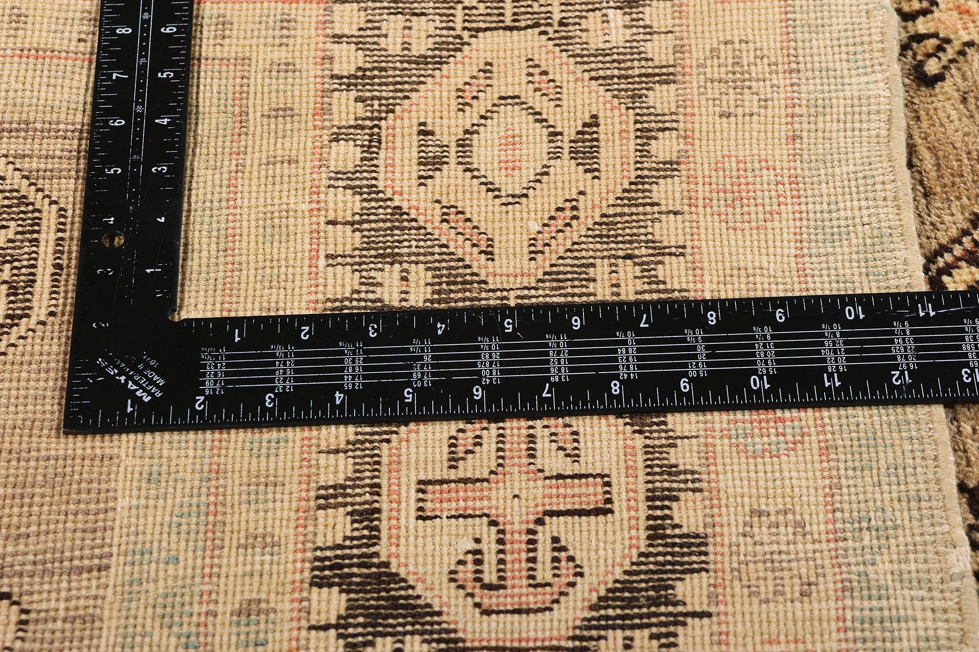 1910's Turkestan Khotan Rug with Modern Style In Good Condition For Sale In Dallas, TX