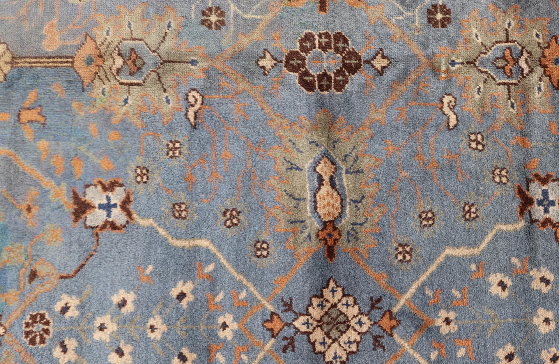 Antiker türkischer Oushak-Teppich in Blau mit blauem Hintergrund von Keivan Woven Arts im Angebot 8
