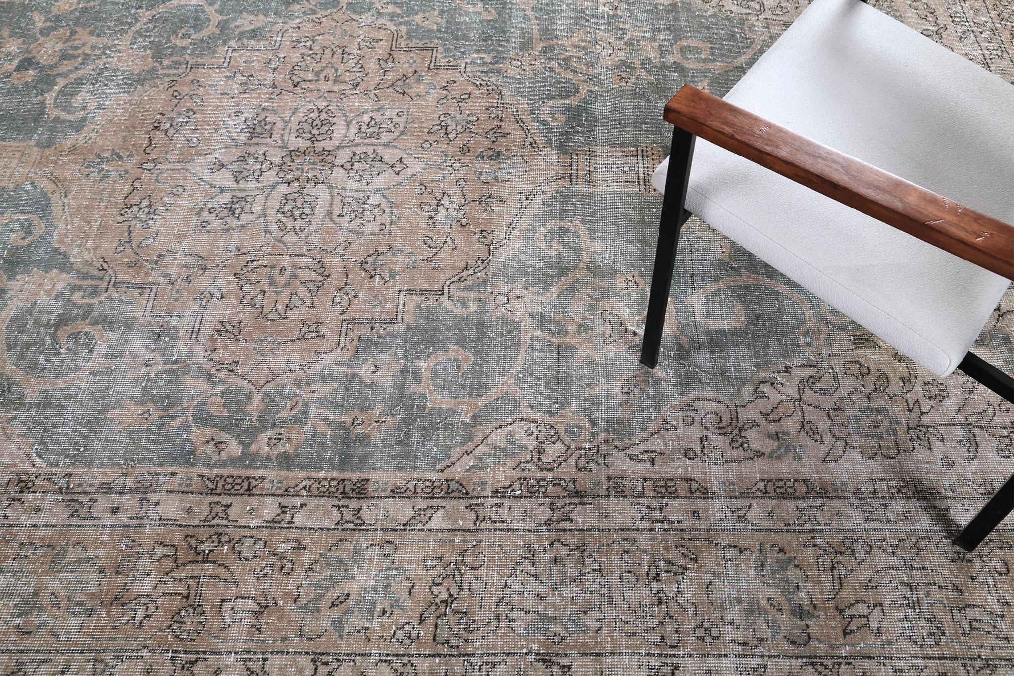 Rug Number
32044
Size
6' 9