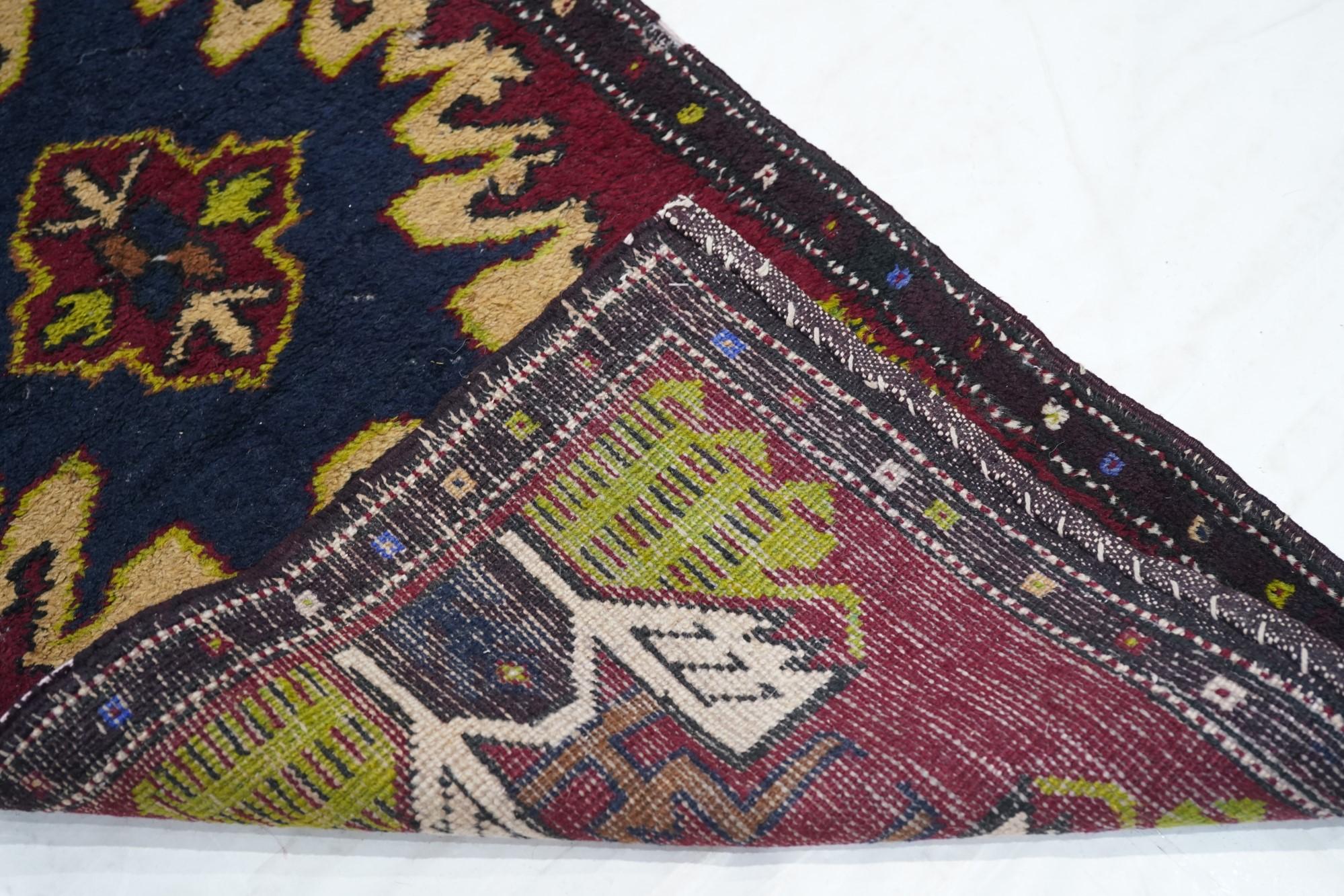 Antiker türkischer anatolischer Teppich 1'8'' x 4'0