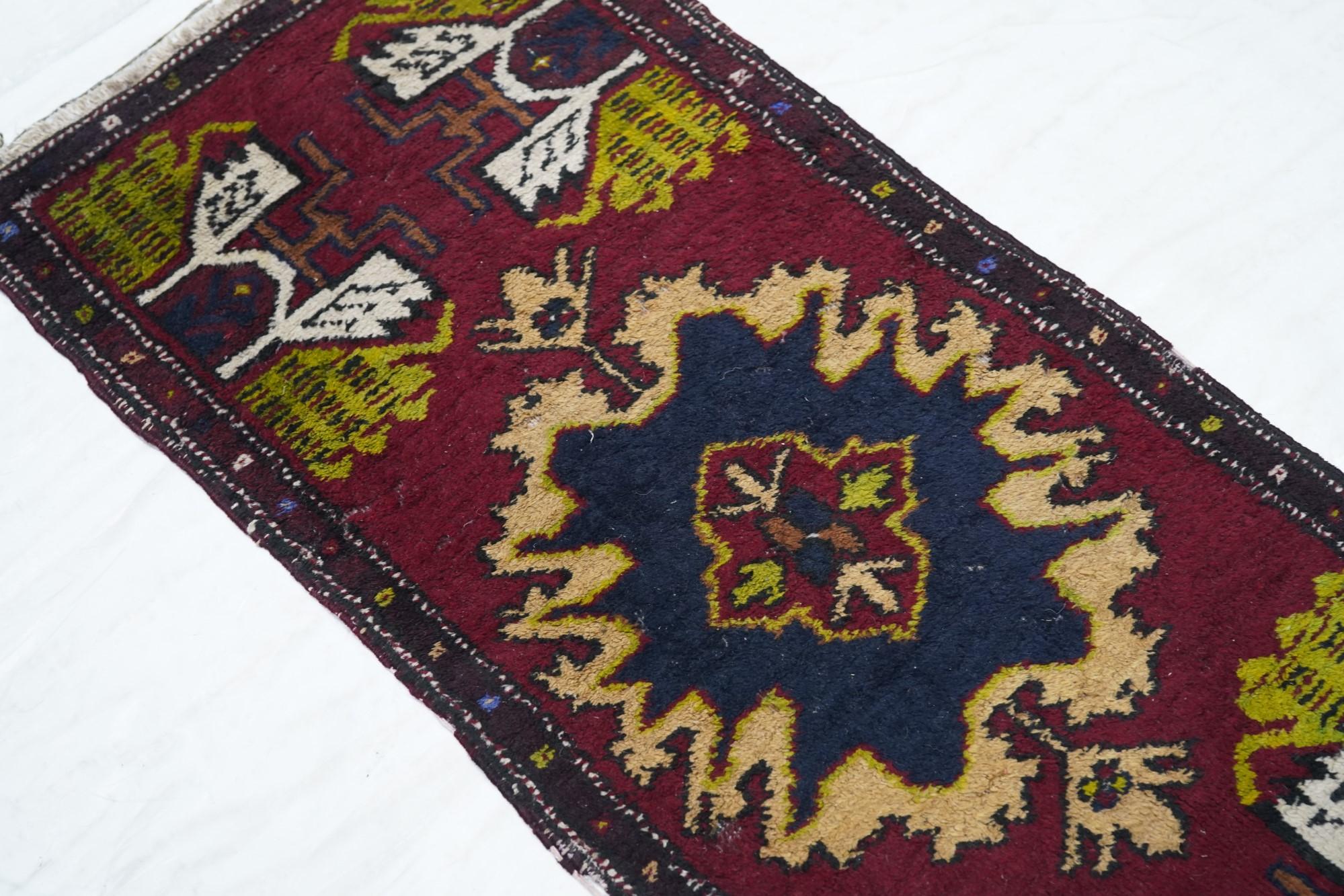 Antiker türkischer anatolischer Teppich 1'8'' x 4'0