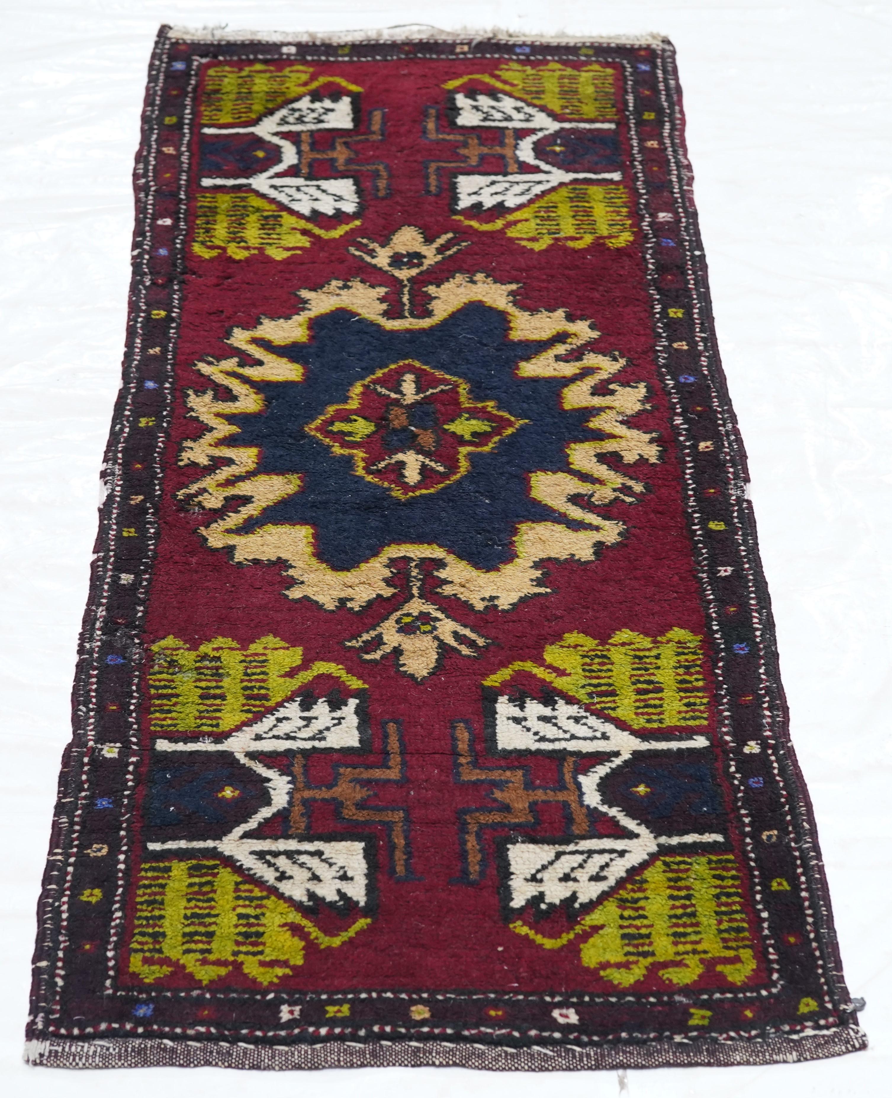 Antiker türkischer anatolischer Teppich 1'8'' x 4'0