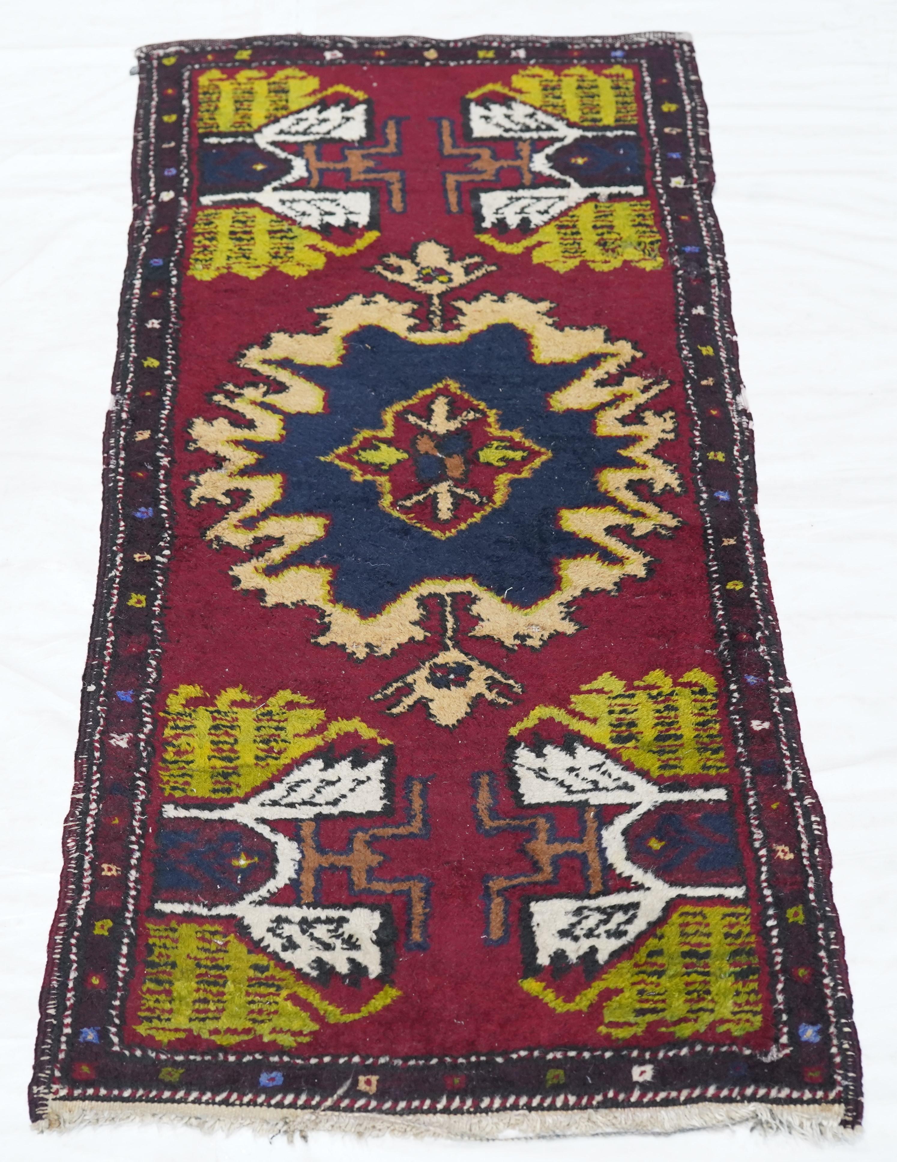 Antiker türkischer anatolischer Teppich 1'8'' x 4'0