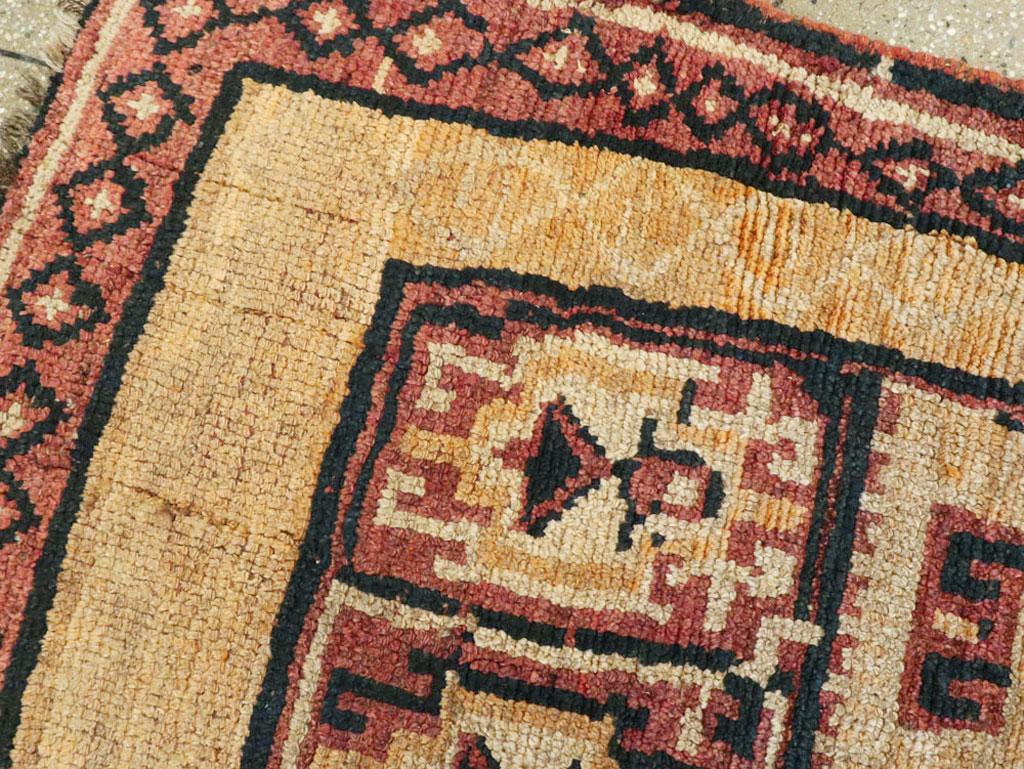 Ancien tapis tribal turc d'Anatolie antique Bon état - En vente à New York, NY
