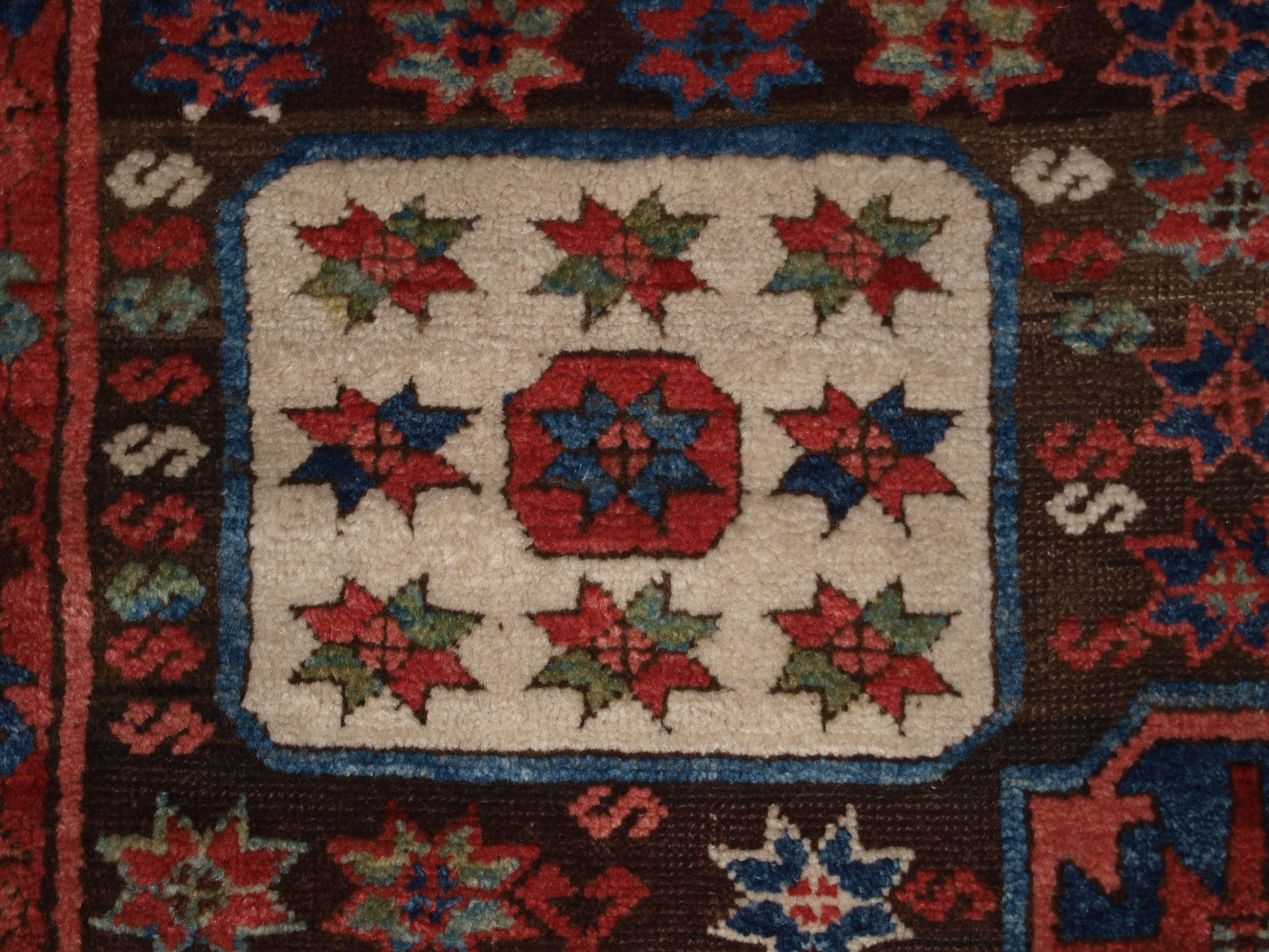 Laine Ancien tapis turc antique d'antiquités au design rare en vente