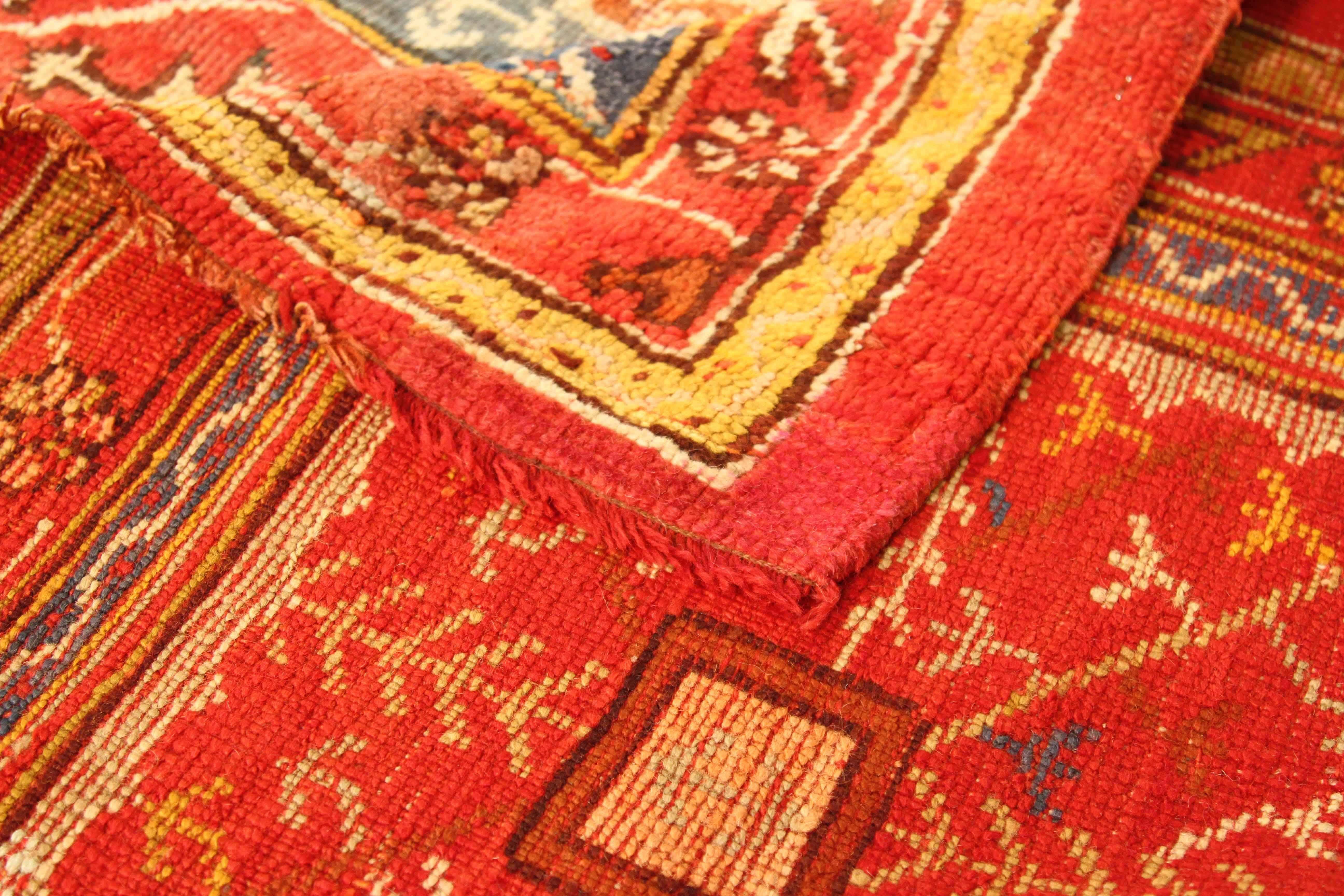 Antiker türkischer Teppich im Oushak-Design (Handgewebt) im Angebot